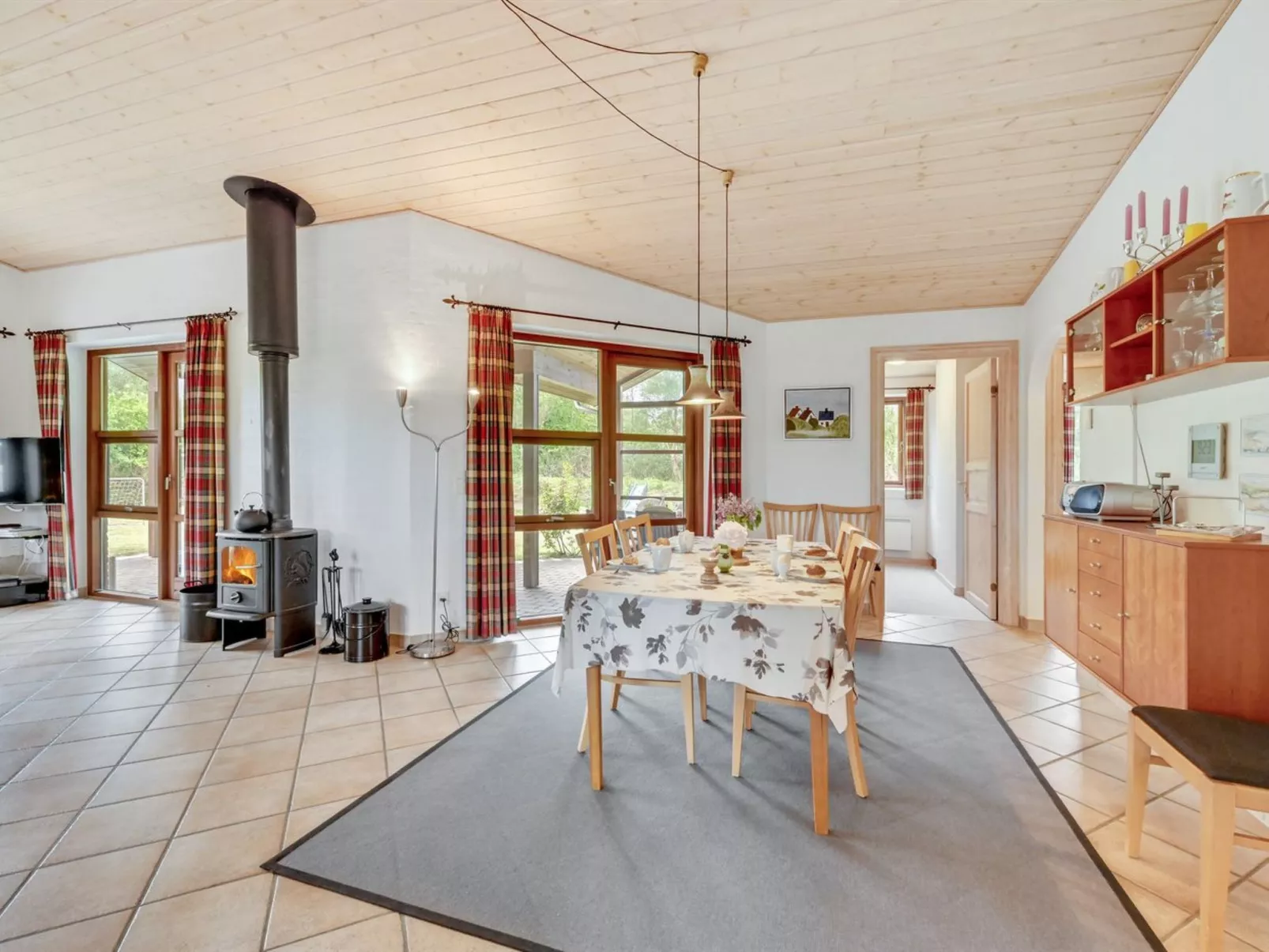 "Rika" - 525m to the fjord-Inside