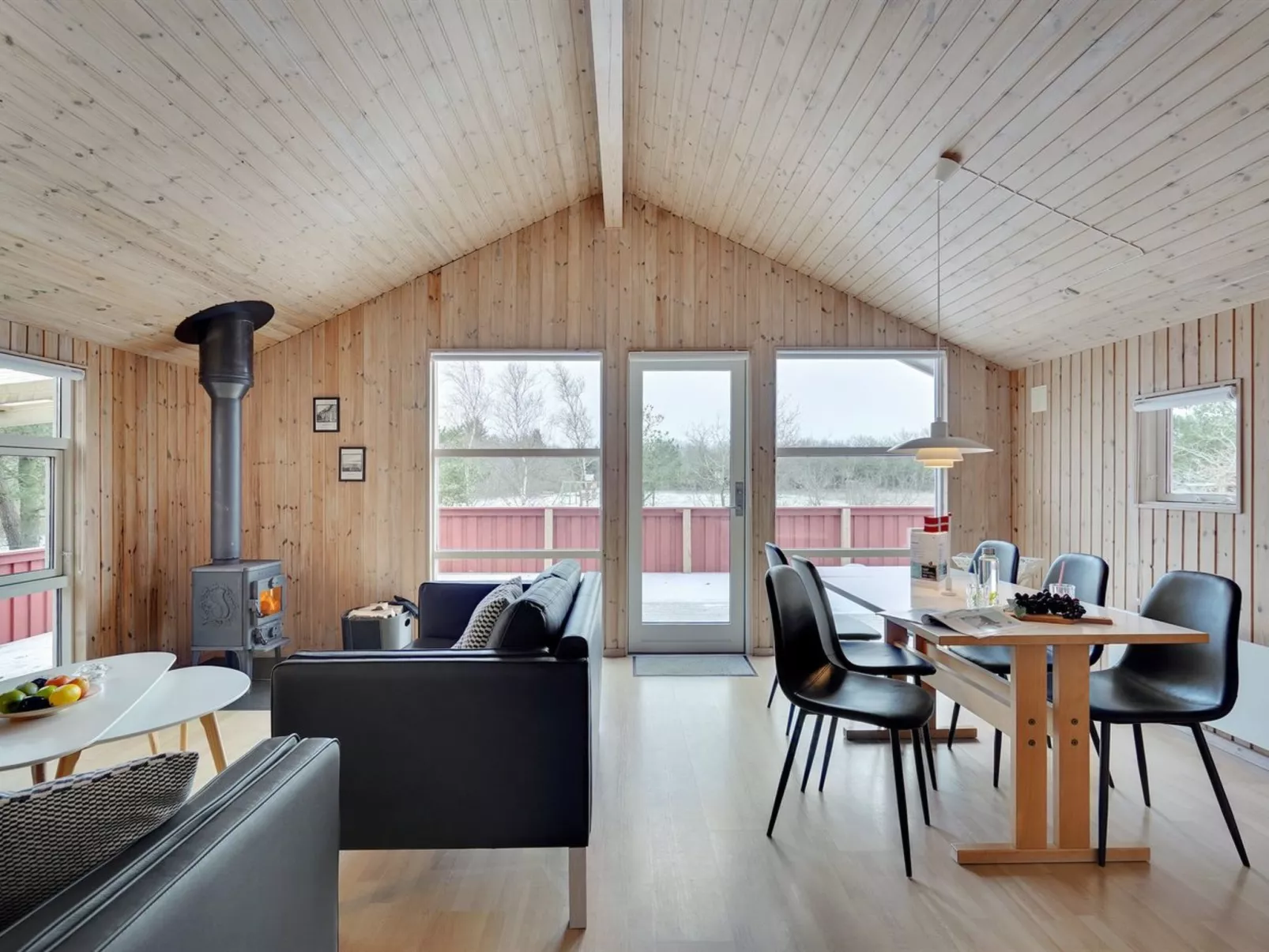 "Halla" - 200m to the fjord-Dedans