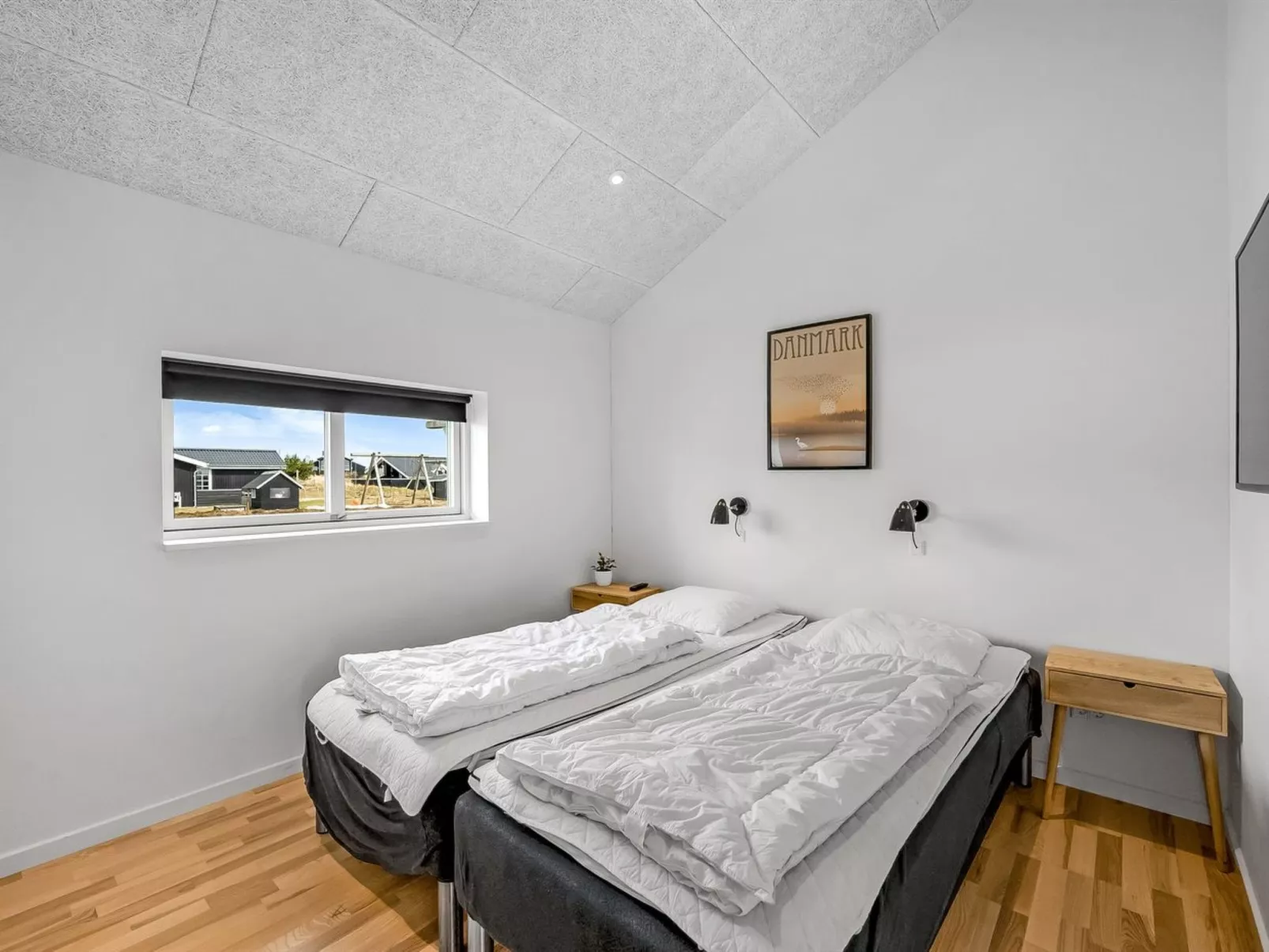 "Ennie" -  from the sea-Inside