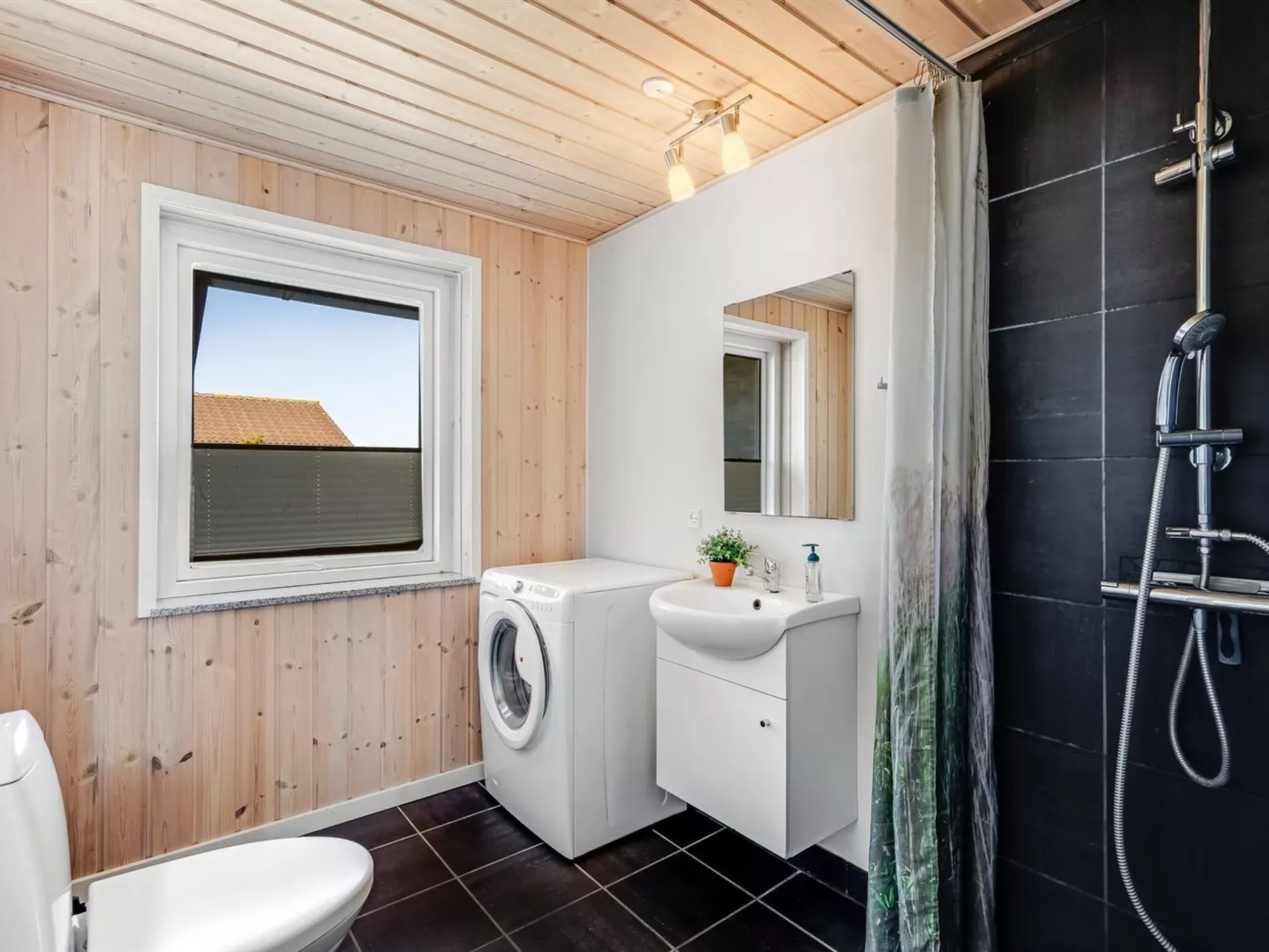 "Hornbogi" - 300m from the sea-Drinnen