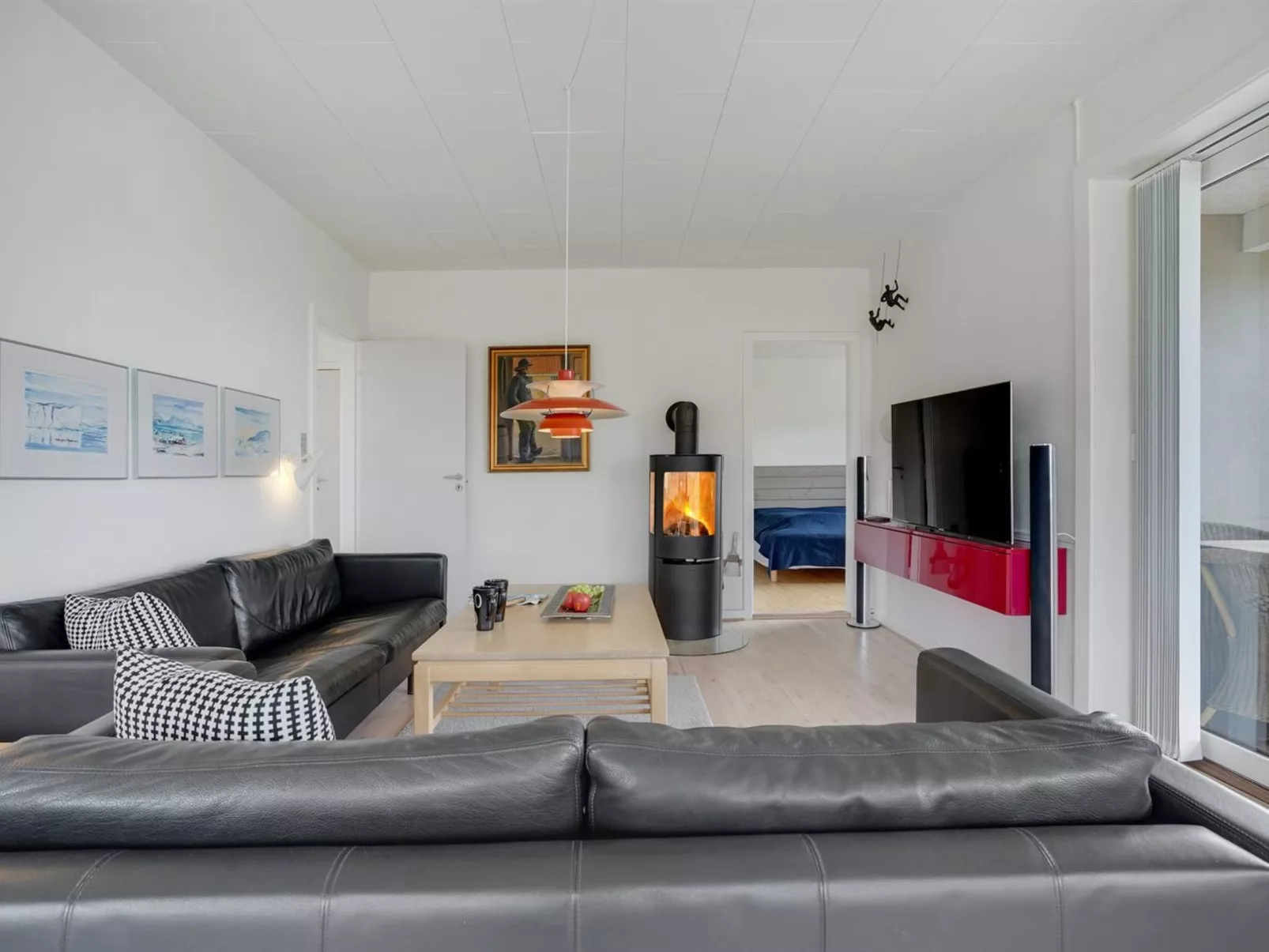 "Kurt" - 600m from the sea-Drinnen