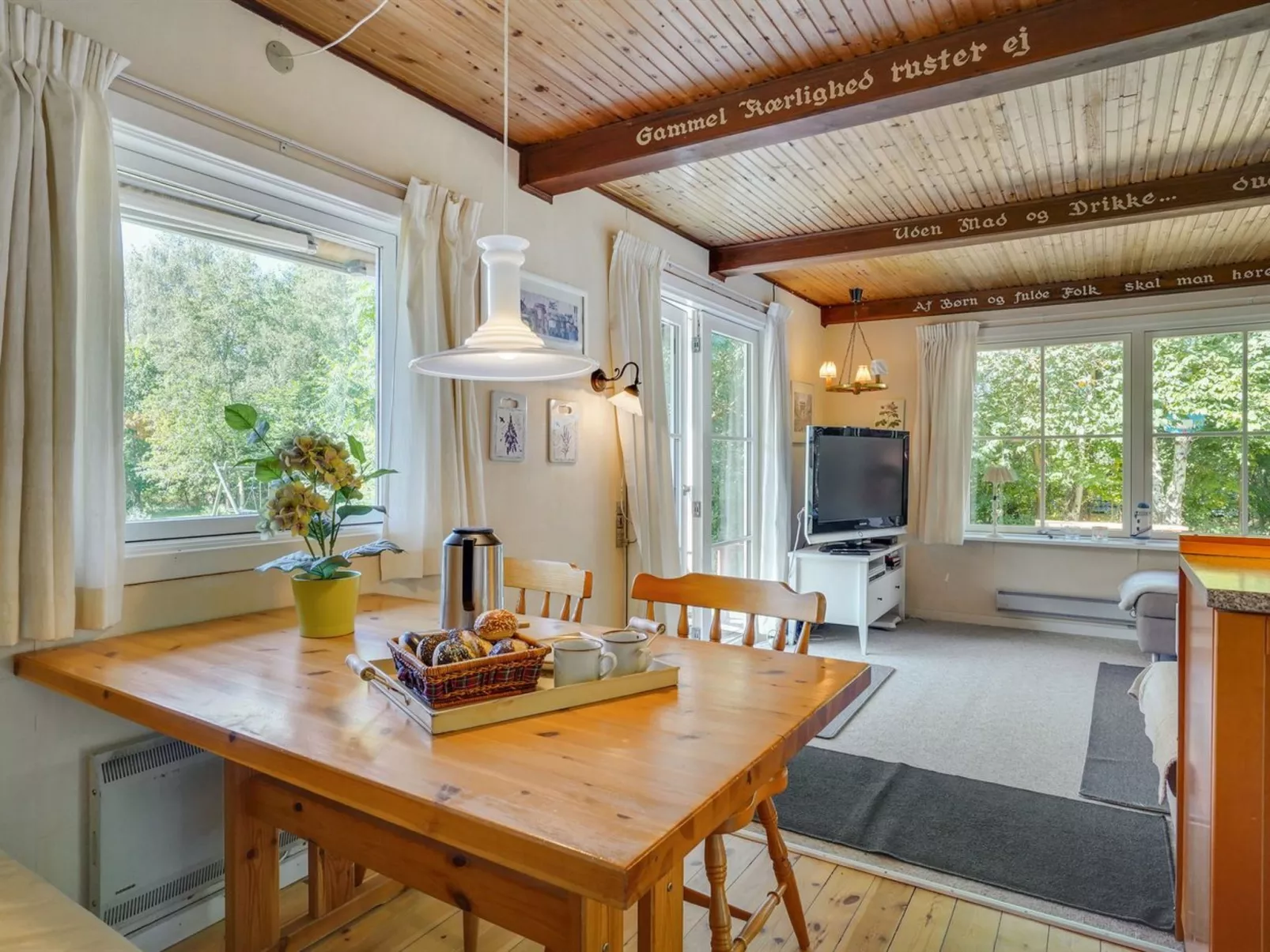 "Rahilka" - 700m from the sea-Inside