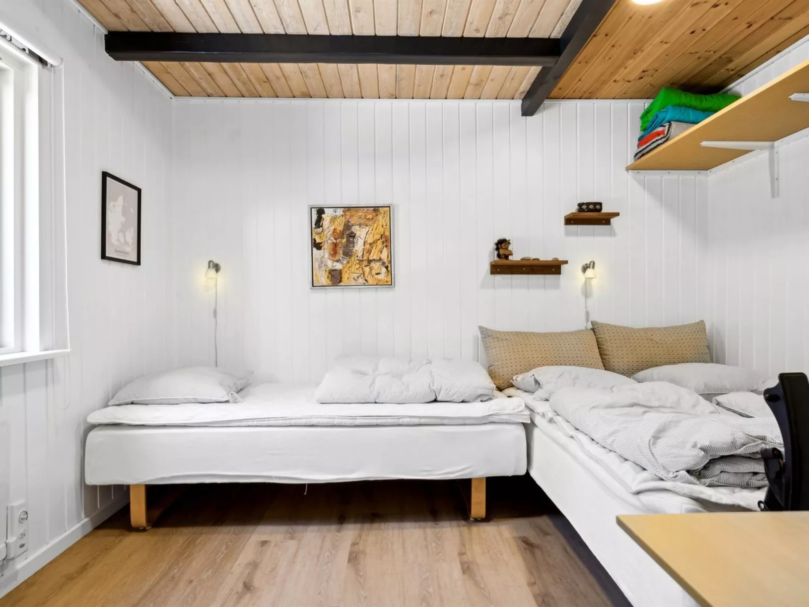 "Hunding" - 7km from the sea-Inside