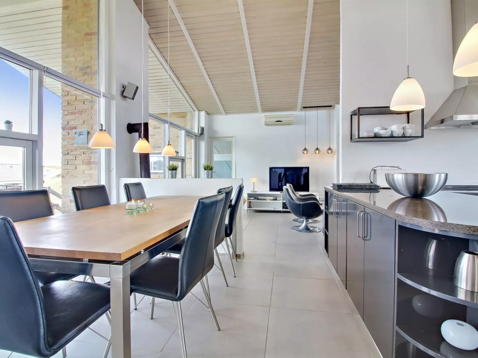 "Judeth" - 300m from the sea-Dedans