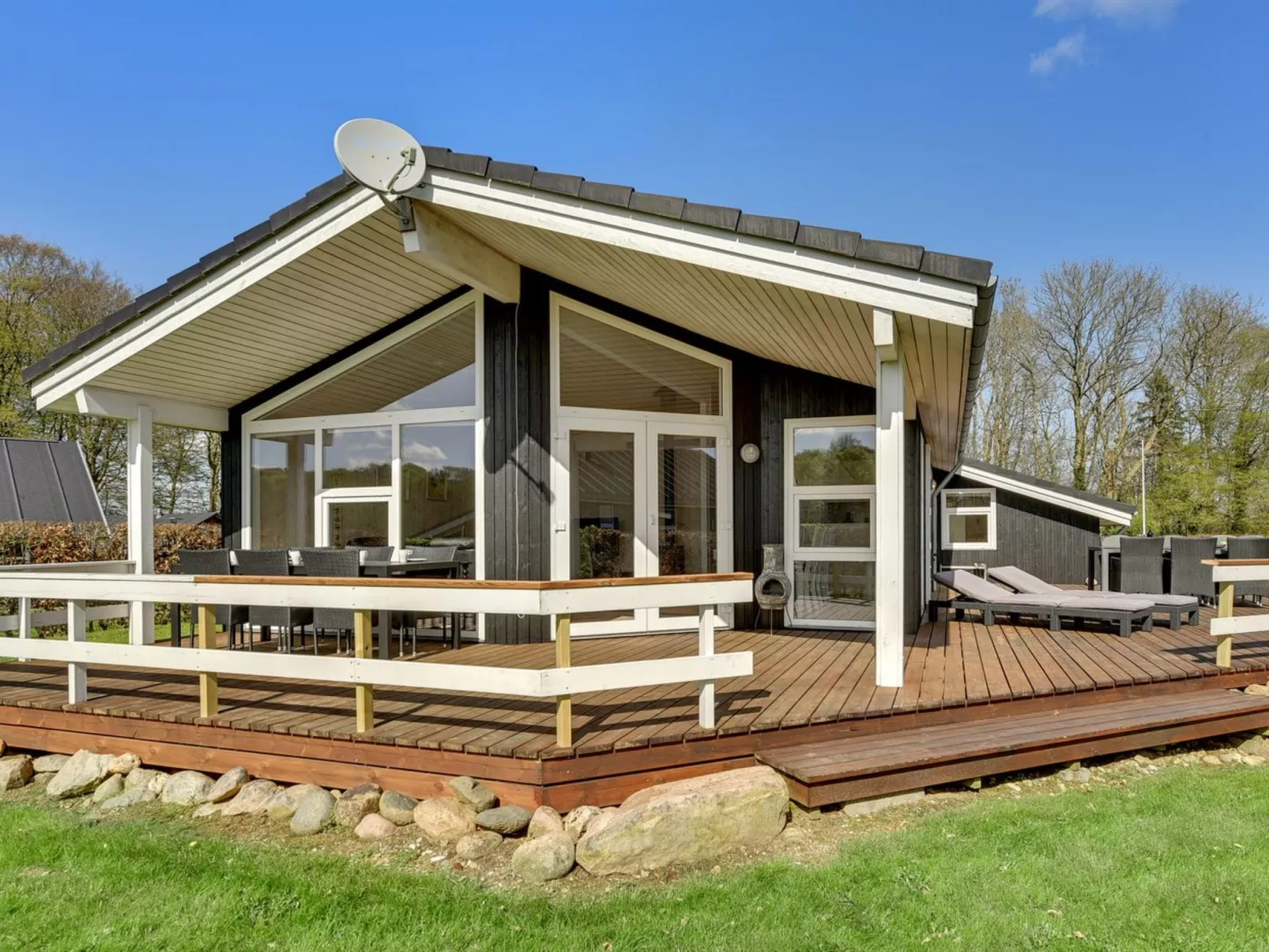 "Enja" - 150m from the sea-Draußen