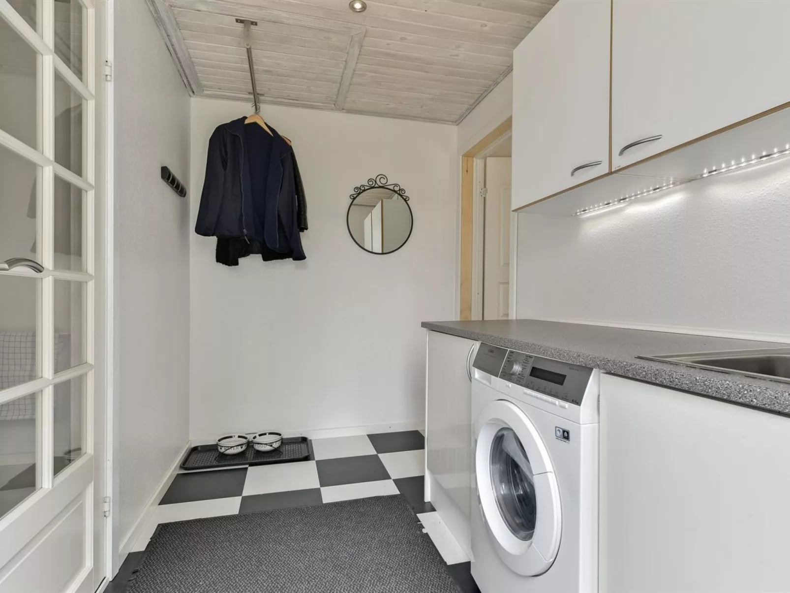 "Locan" - 1.2km from the sea-Inside