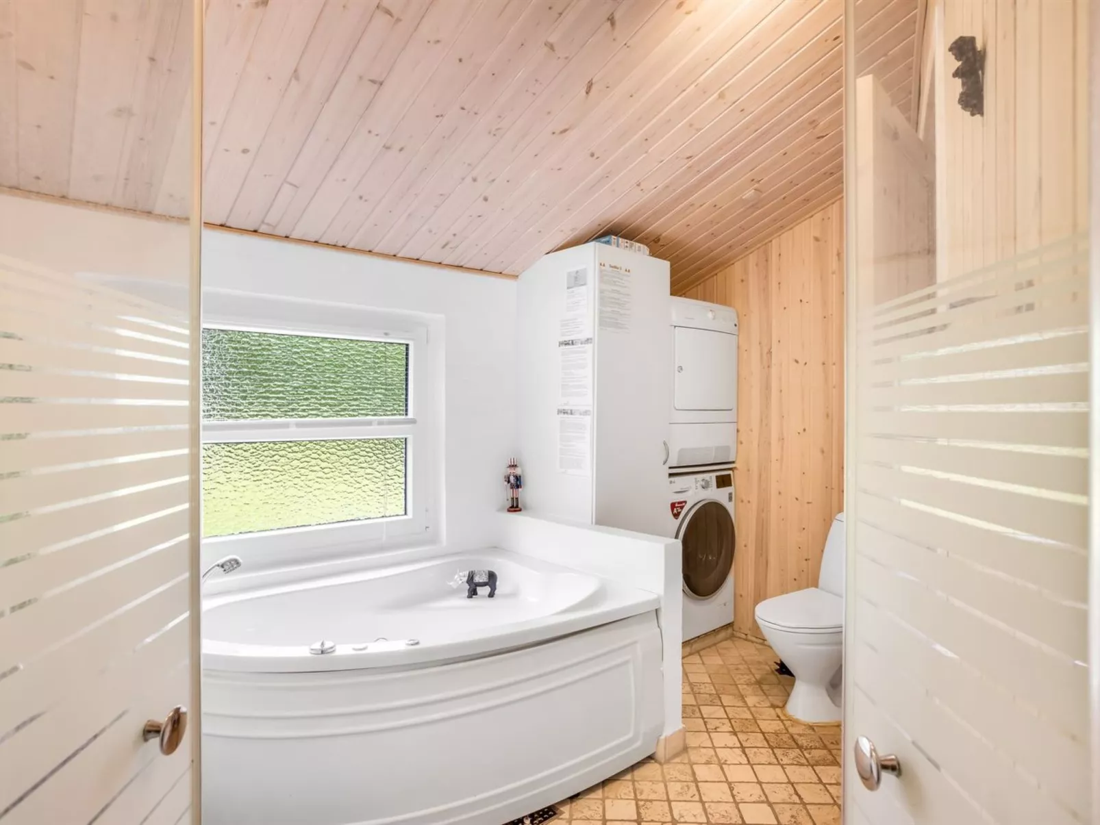 "Akima" - 700m from the sea-Dedans