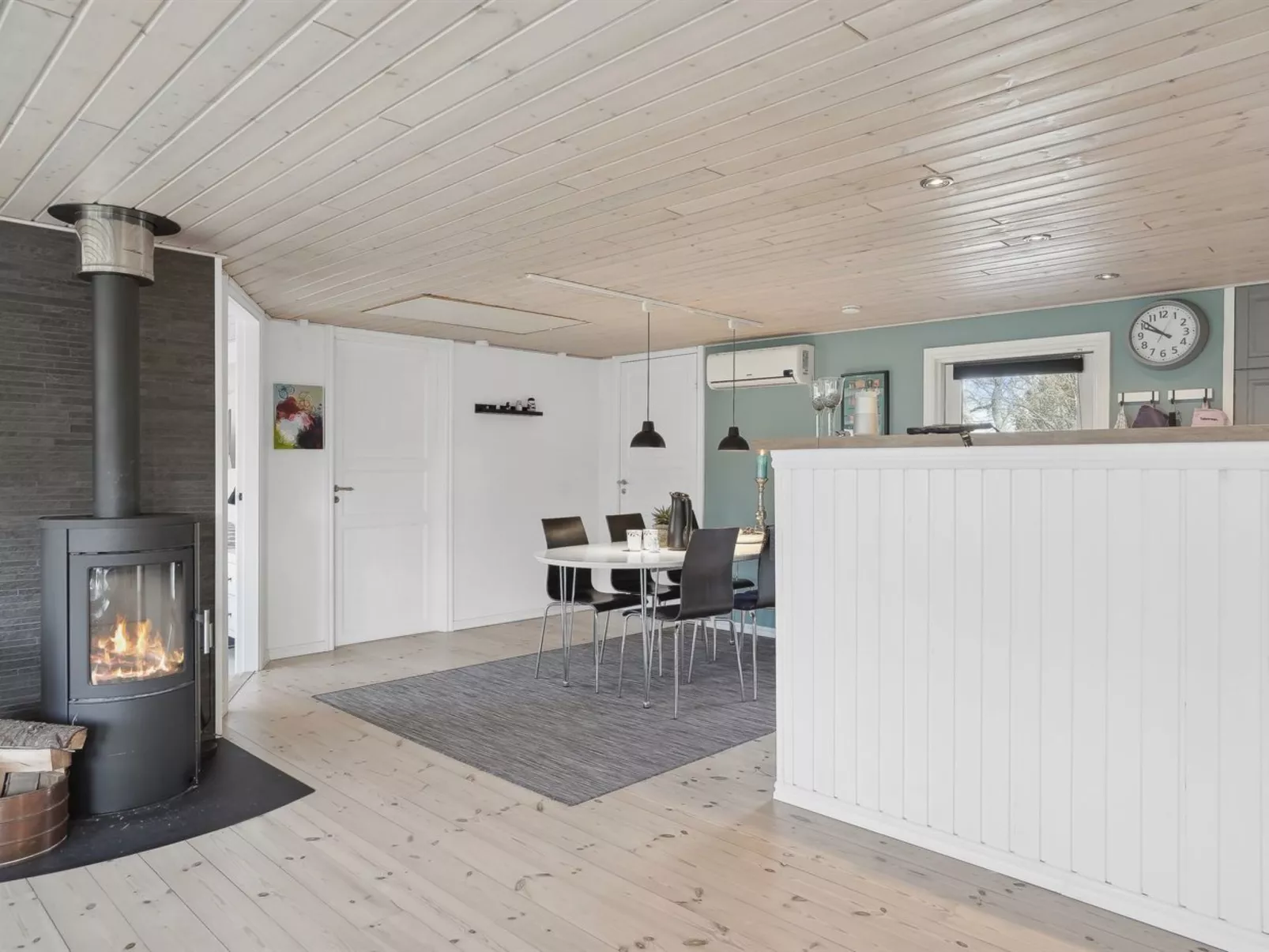 "Erhardt" - 800m from the sea-Inside