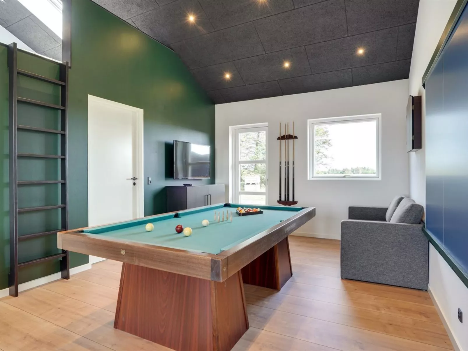 "Moreen" - 1.5km from the sea-Inside