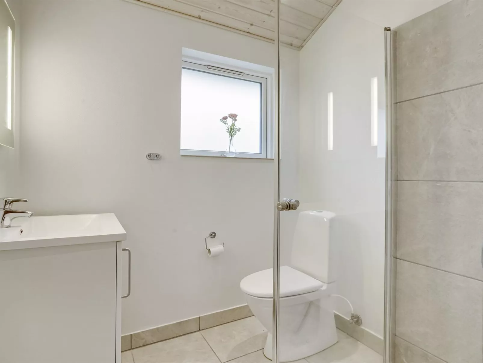 "Mavis" - 800m from the sea-Inside