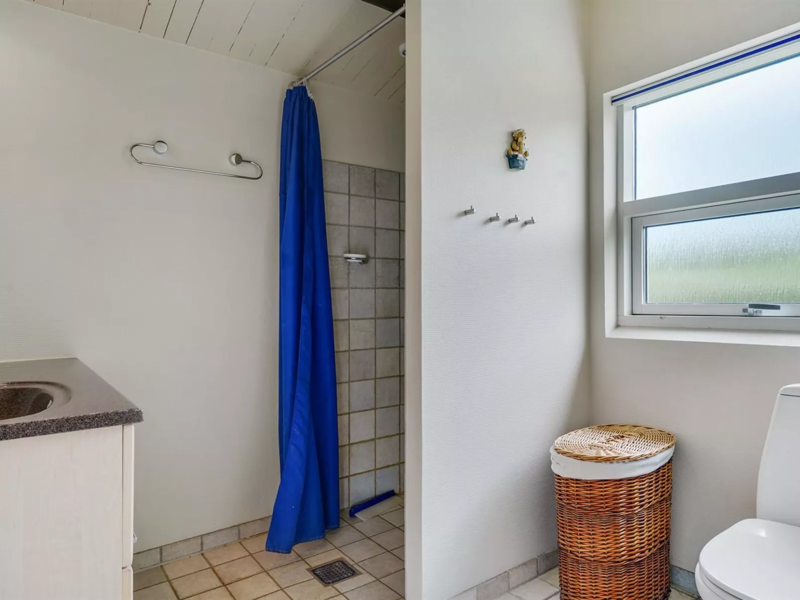 "Gull" - 150m from the sea-Inside