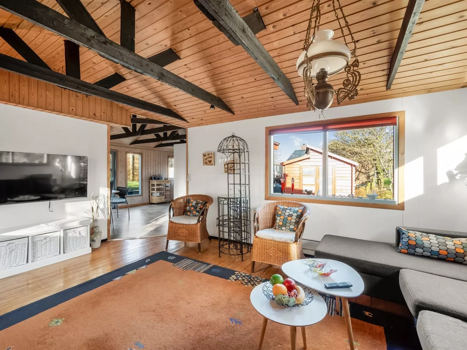 "Alpi" - 250m to the fjord-Inside