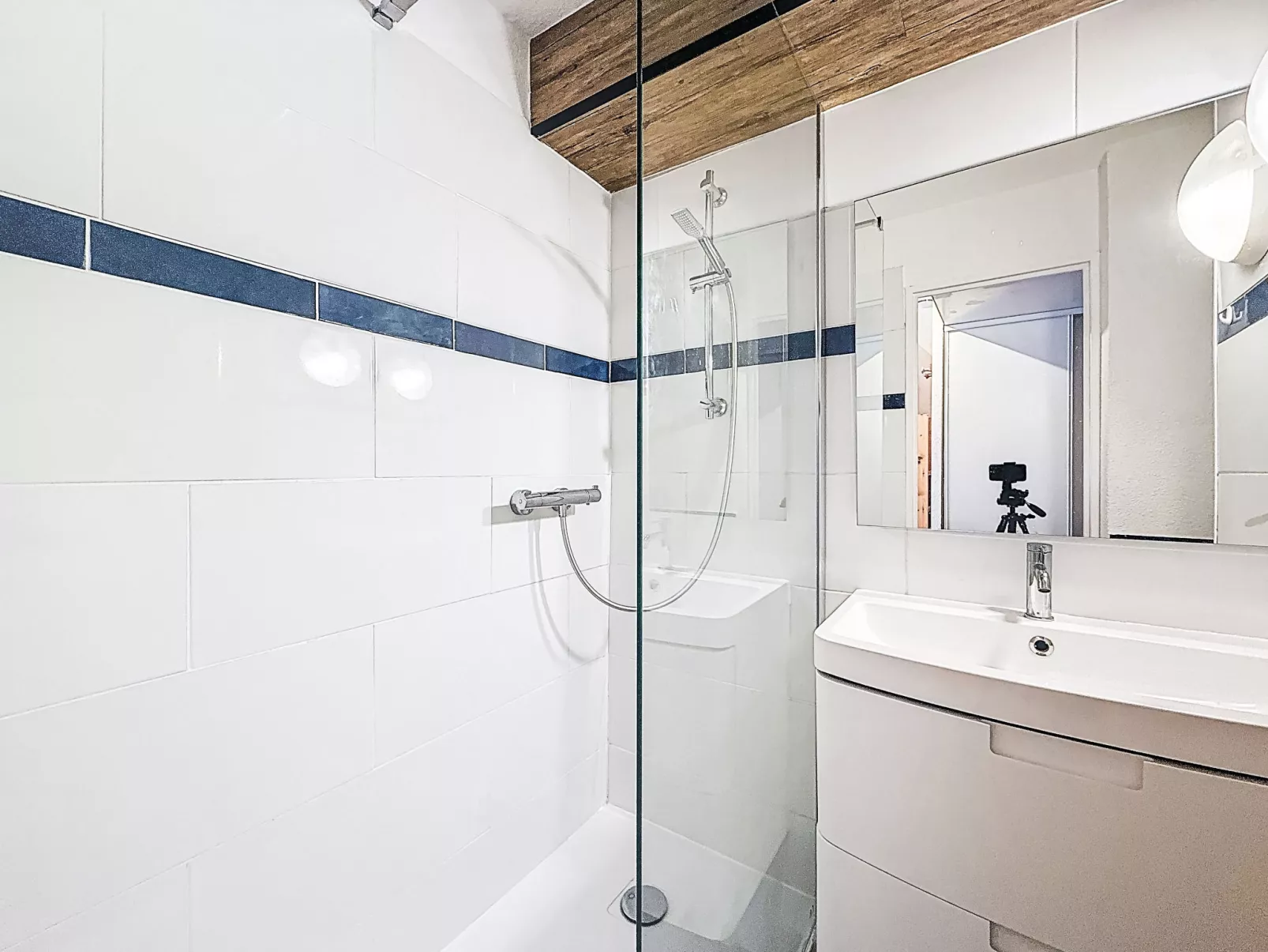 Rond Point des Pistes (Val Claret)-Inside