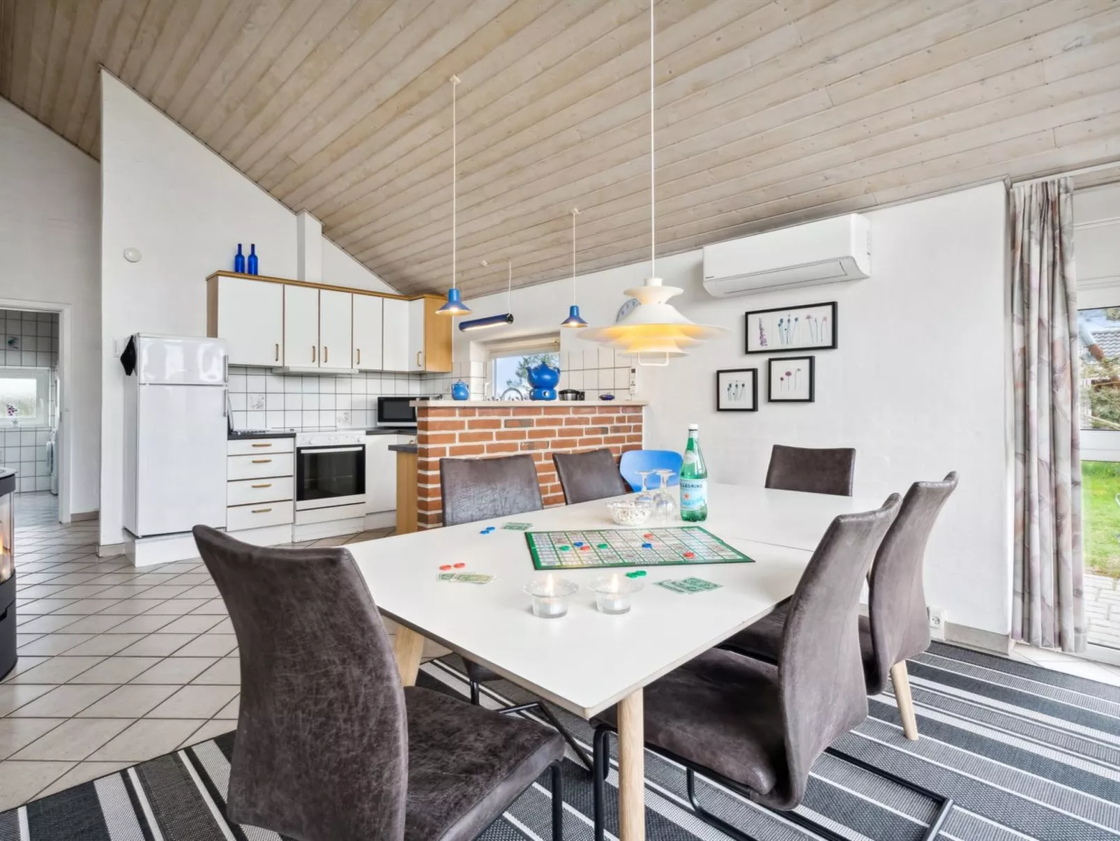 "Mari" - 400m from the sea-Inside