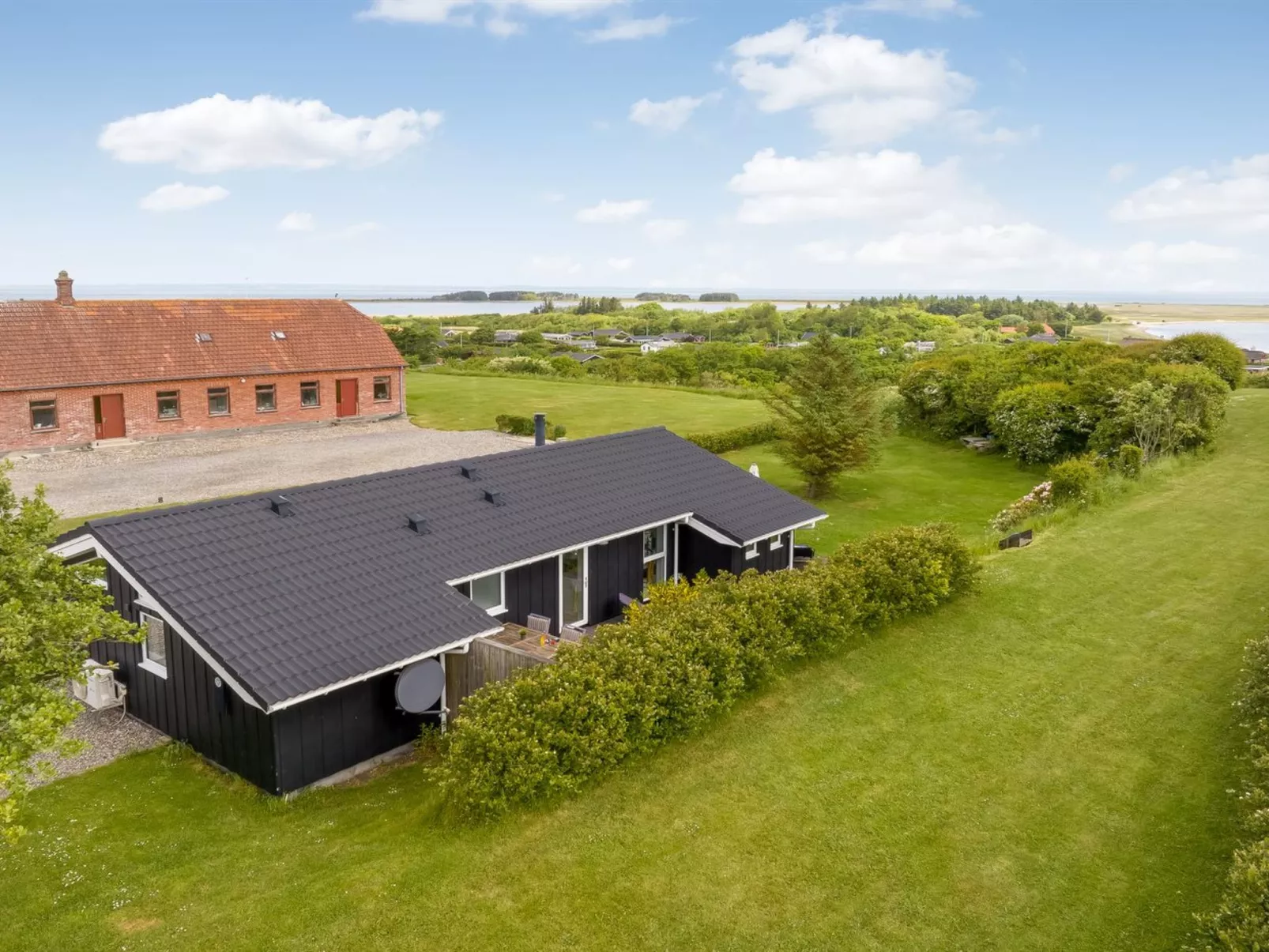 "Tanna" - 330m to the fjord-Outside