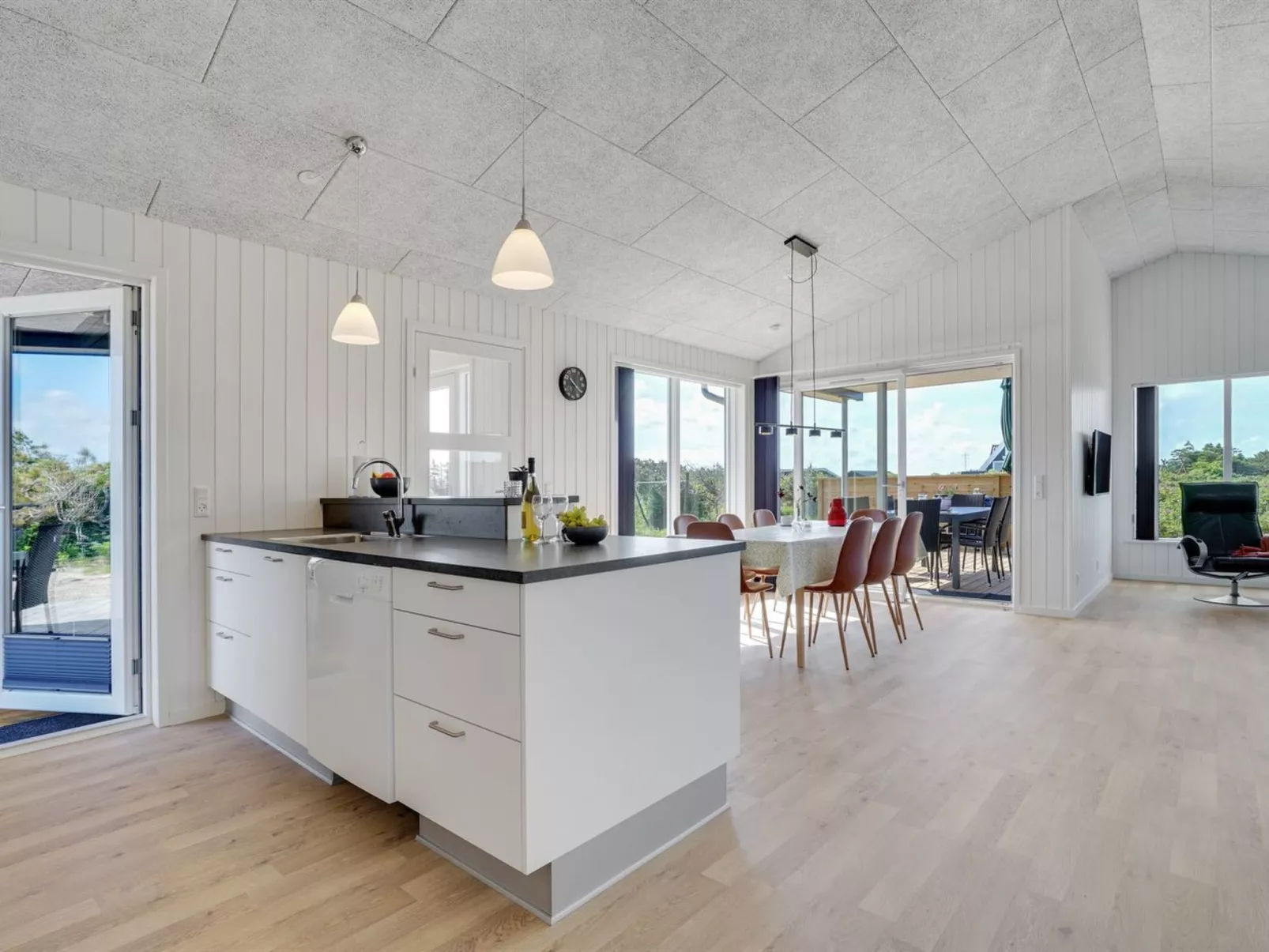 "Alvhild" -  from the sea-Dedans