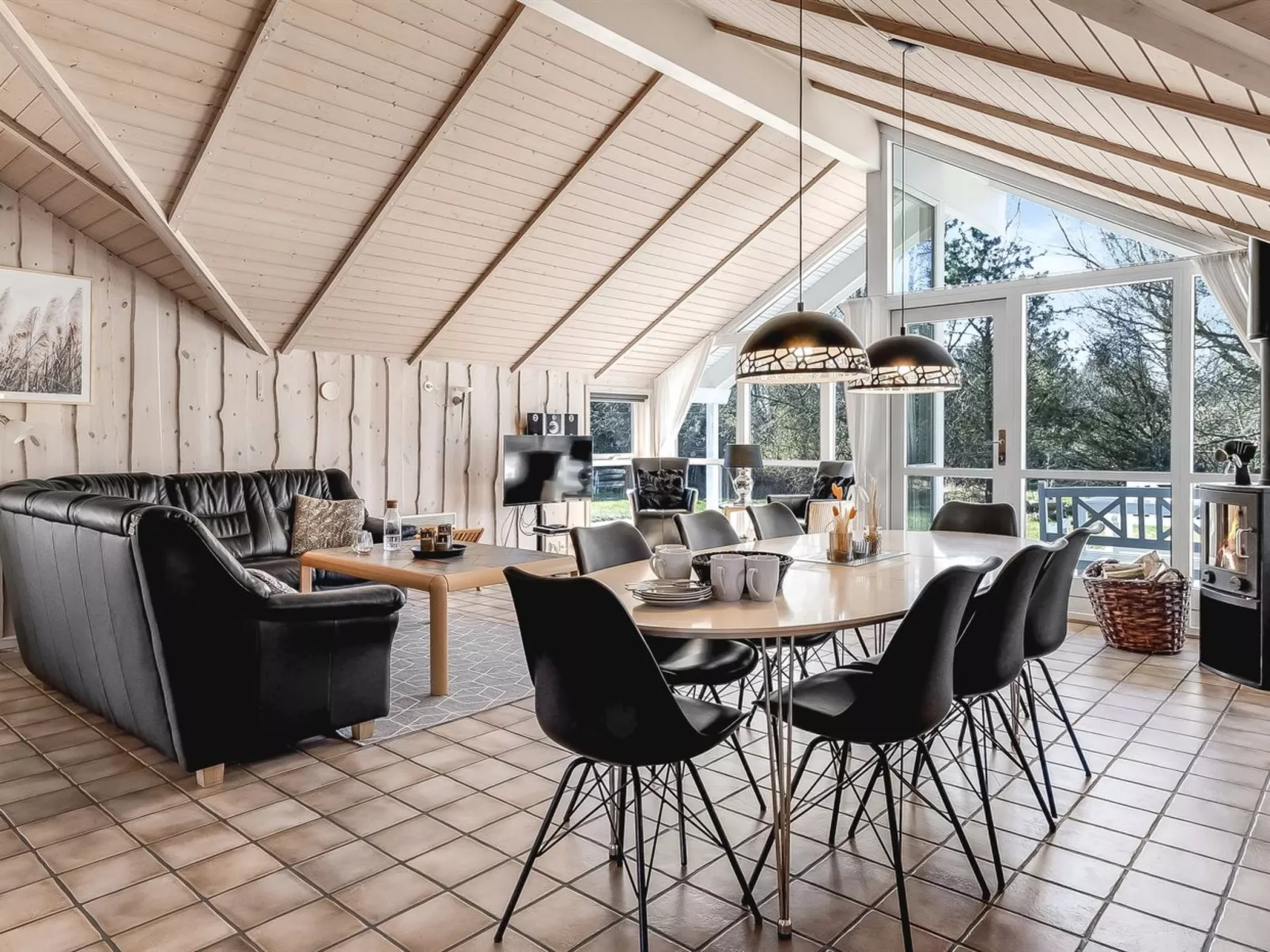 "Tovi" - 4km from the sea-Inside