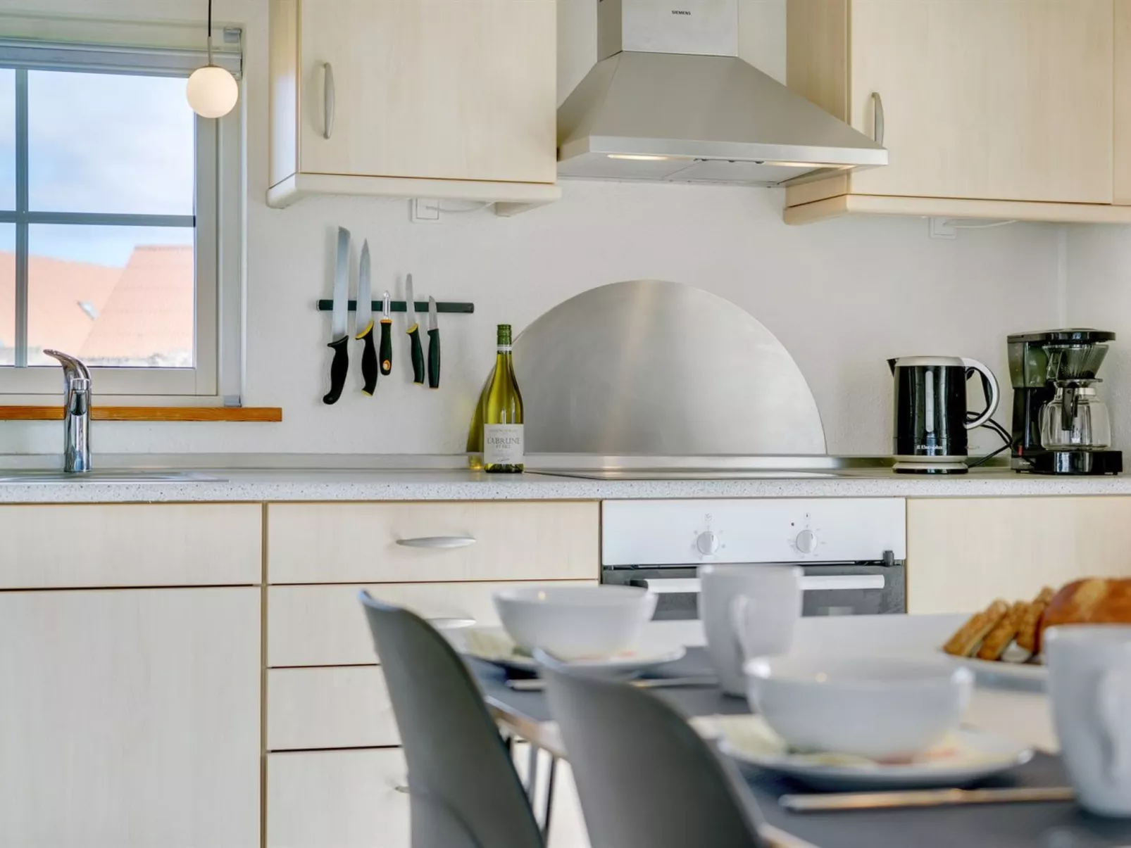 "Mieka" - 400m from the sea