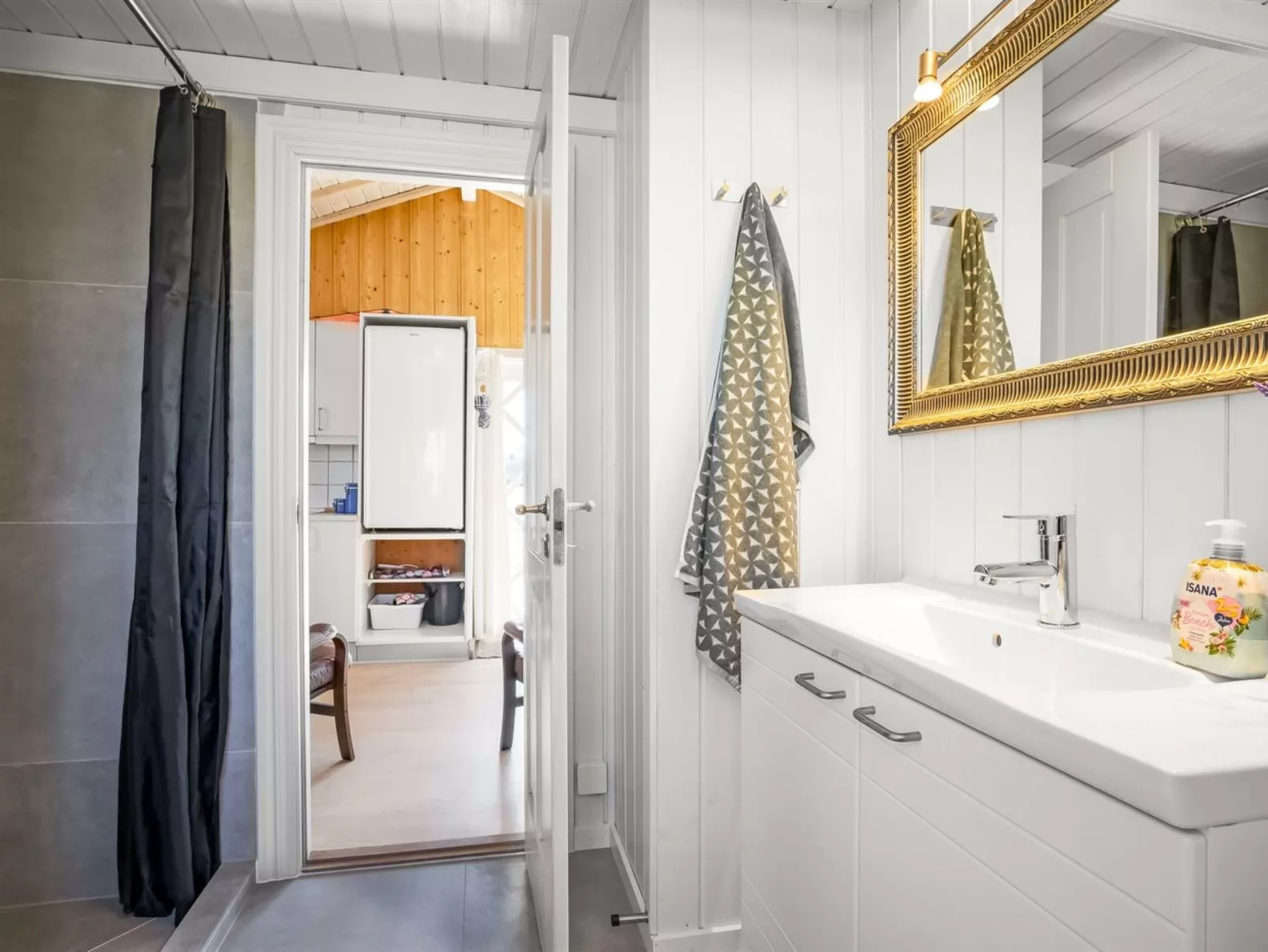 "Guthfrith" - 100m from the sea-Dedans