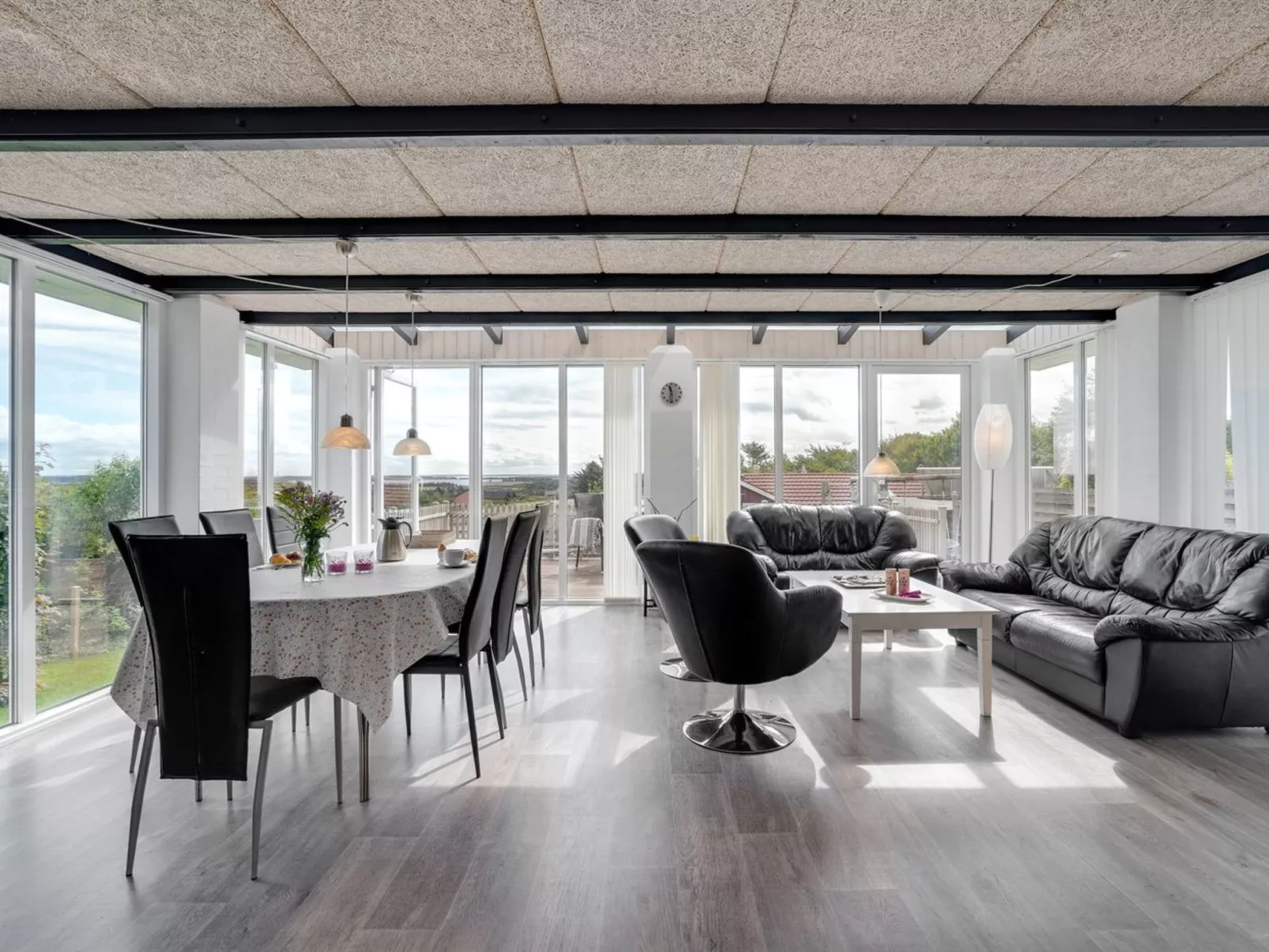 "Dagne" - 400m to the fjord-Dedans