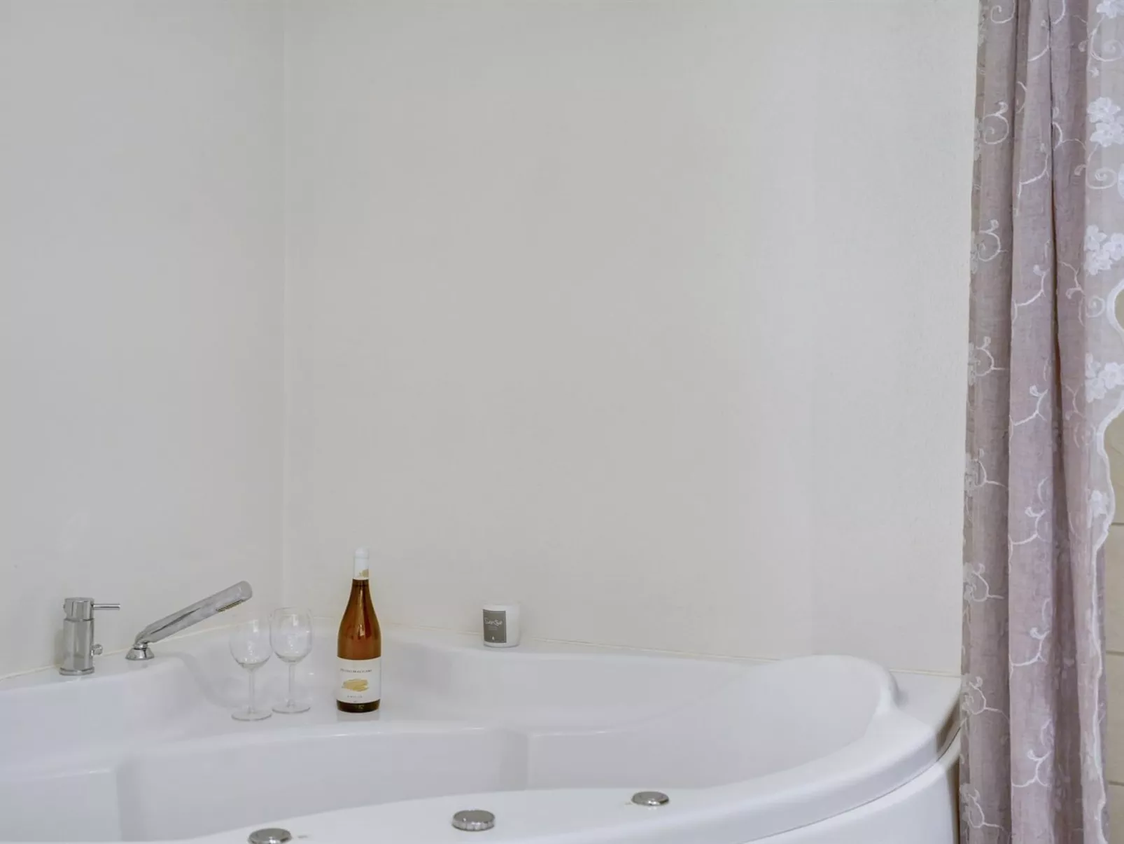 "Katharine" - 600m from the sea-Drinnen