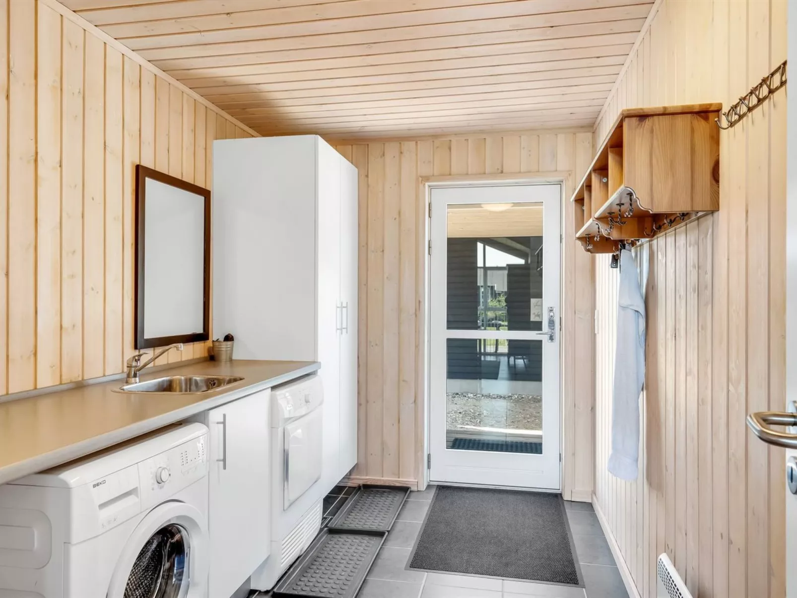 "Oskarvine" - 900m from the sea-Inside