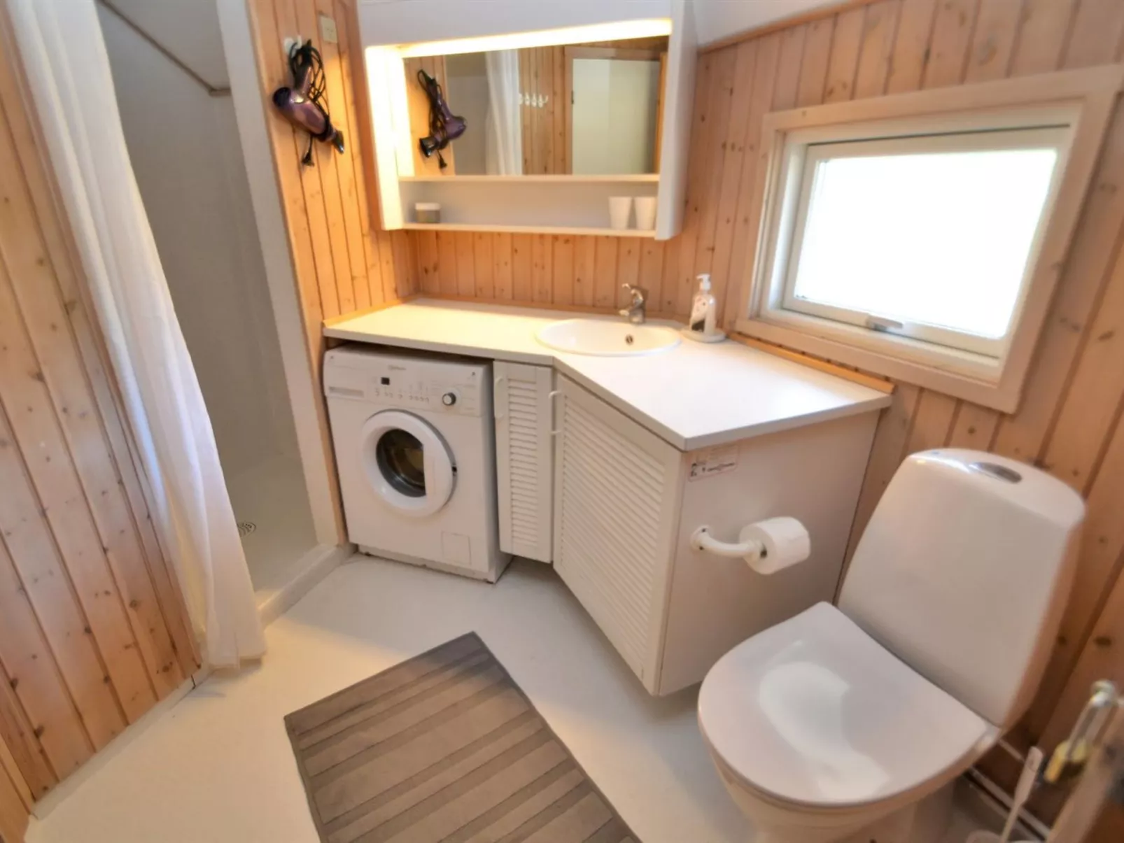 "Roulf" - 1.1km from the sea-Drinnen