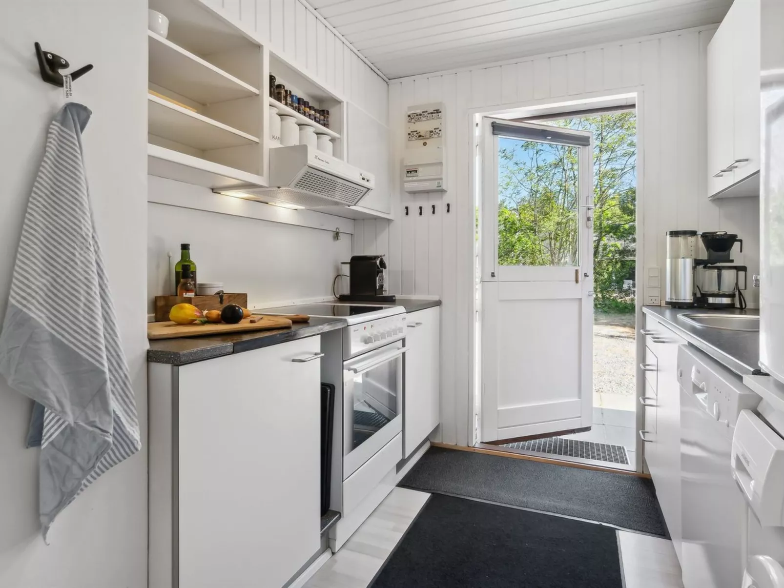 "Malou" - 350m from the sea-Inside