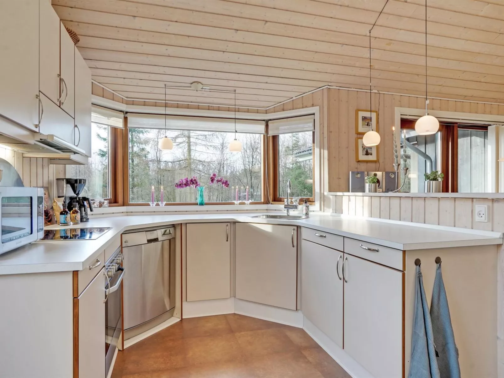 "Swarte" - 30km from the sea-Inside