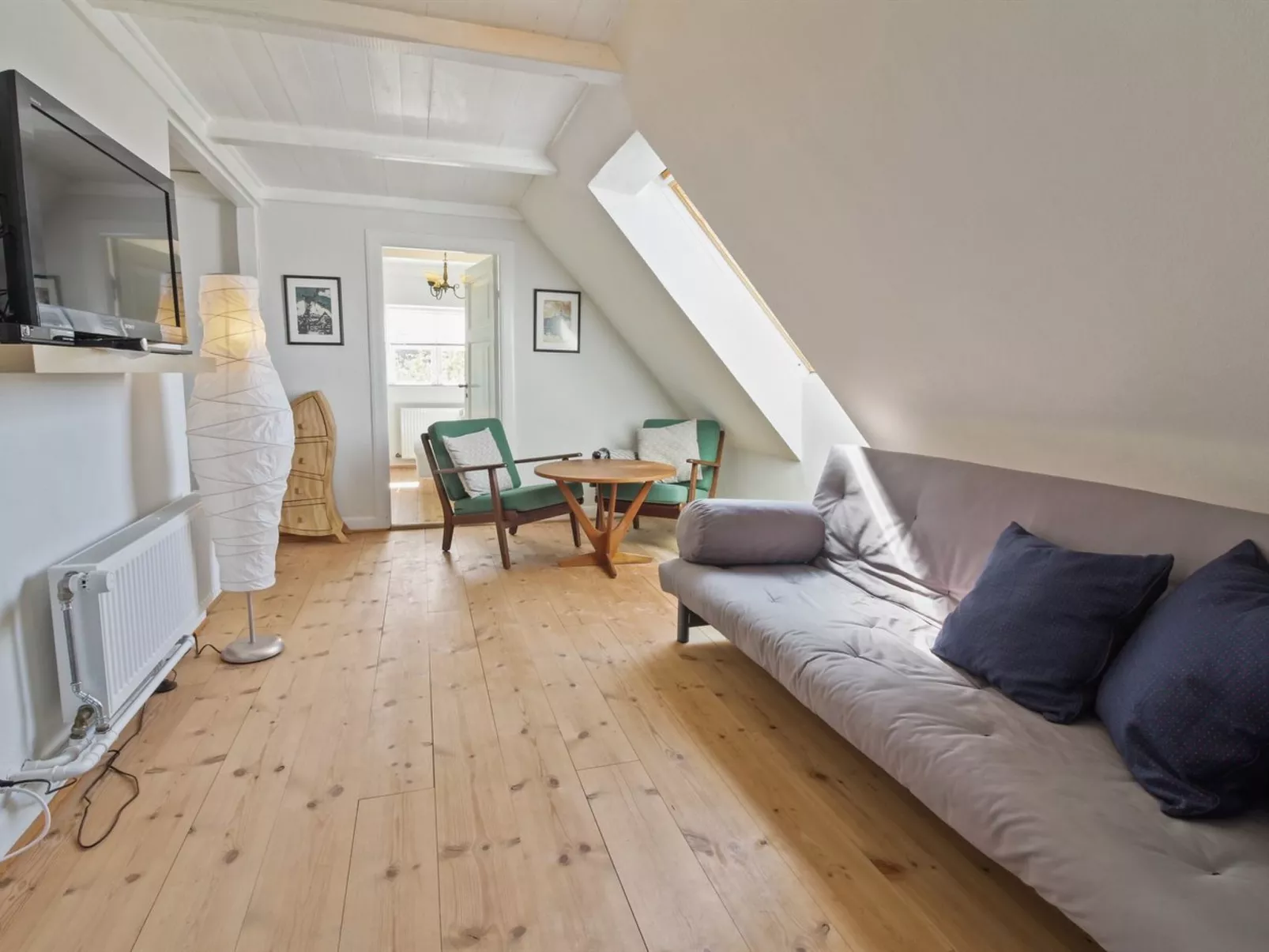 "Lilli" - 2km to the fjord-Drinnen