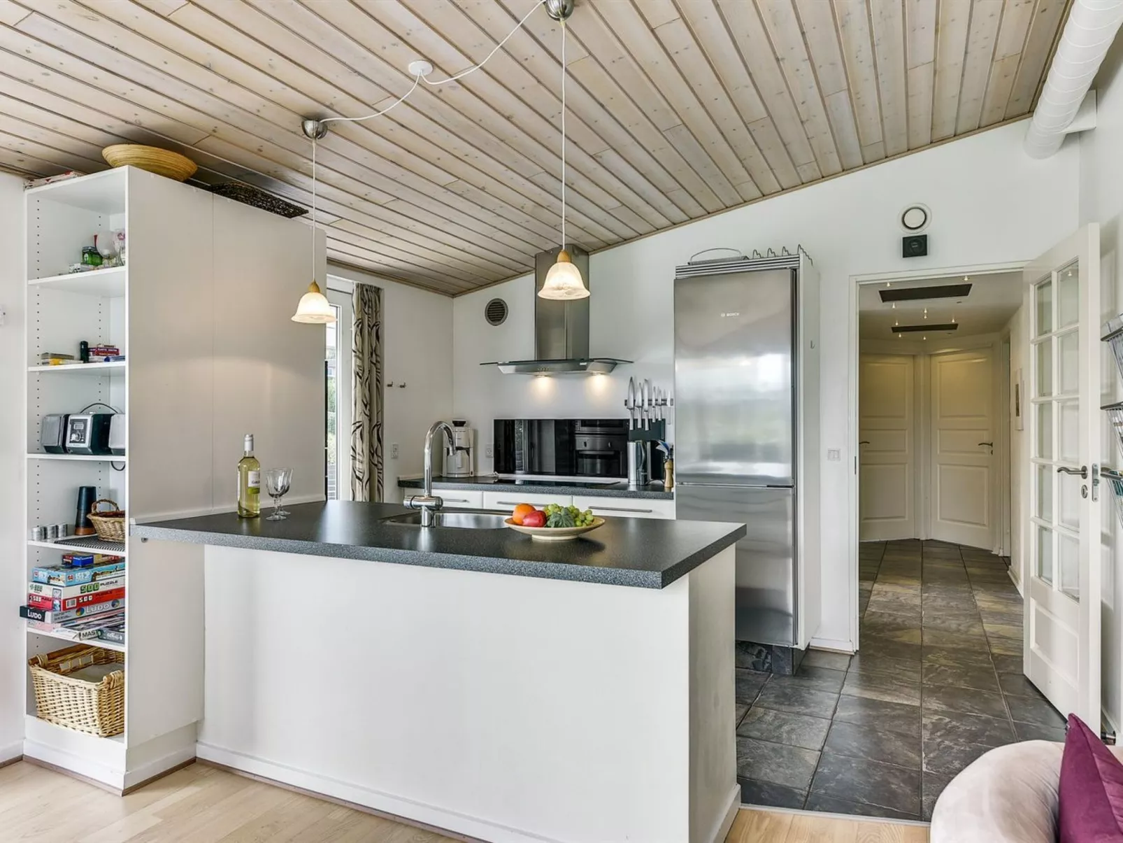 "Sylvelin" - 400m to the fjord-Inside