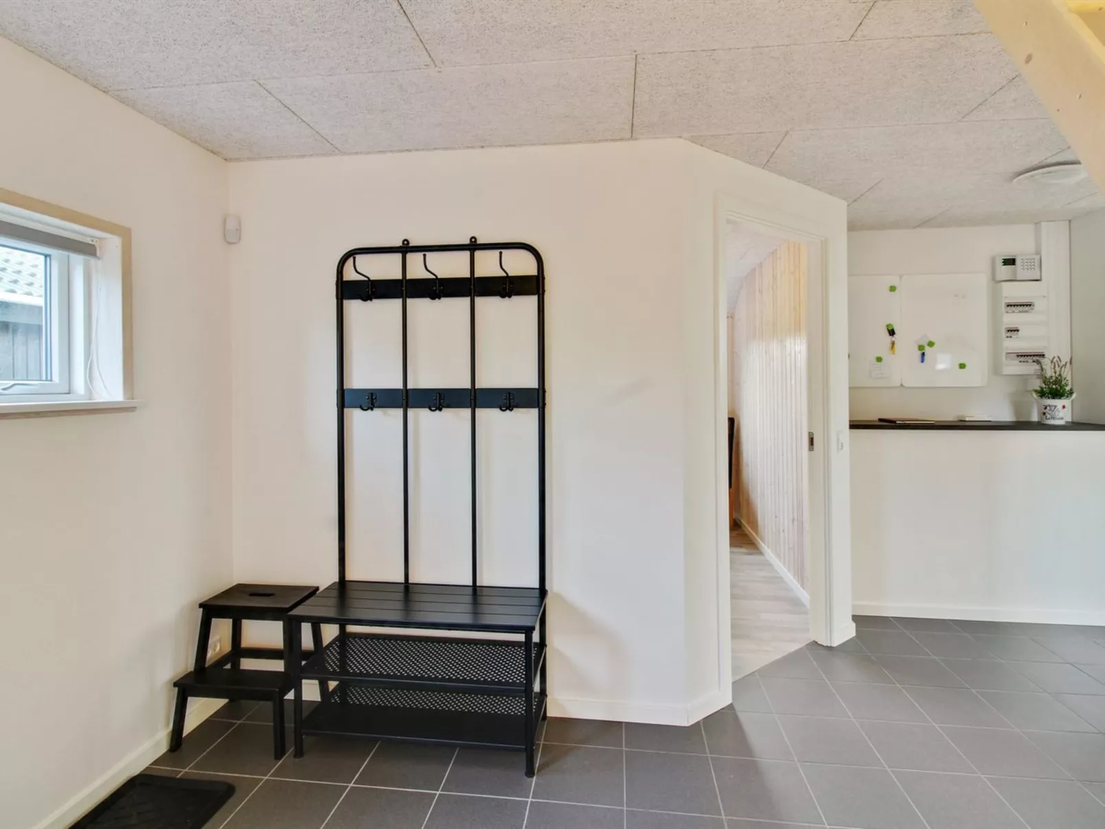 "Ethel" - 1.5km to the fjord-Drinnen