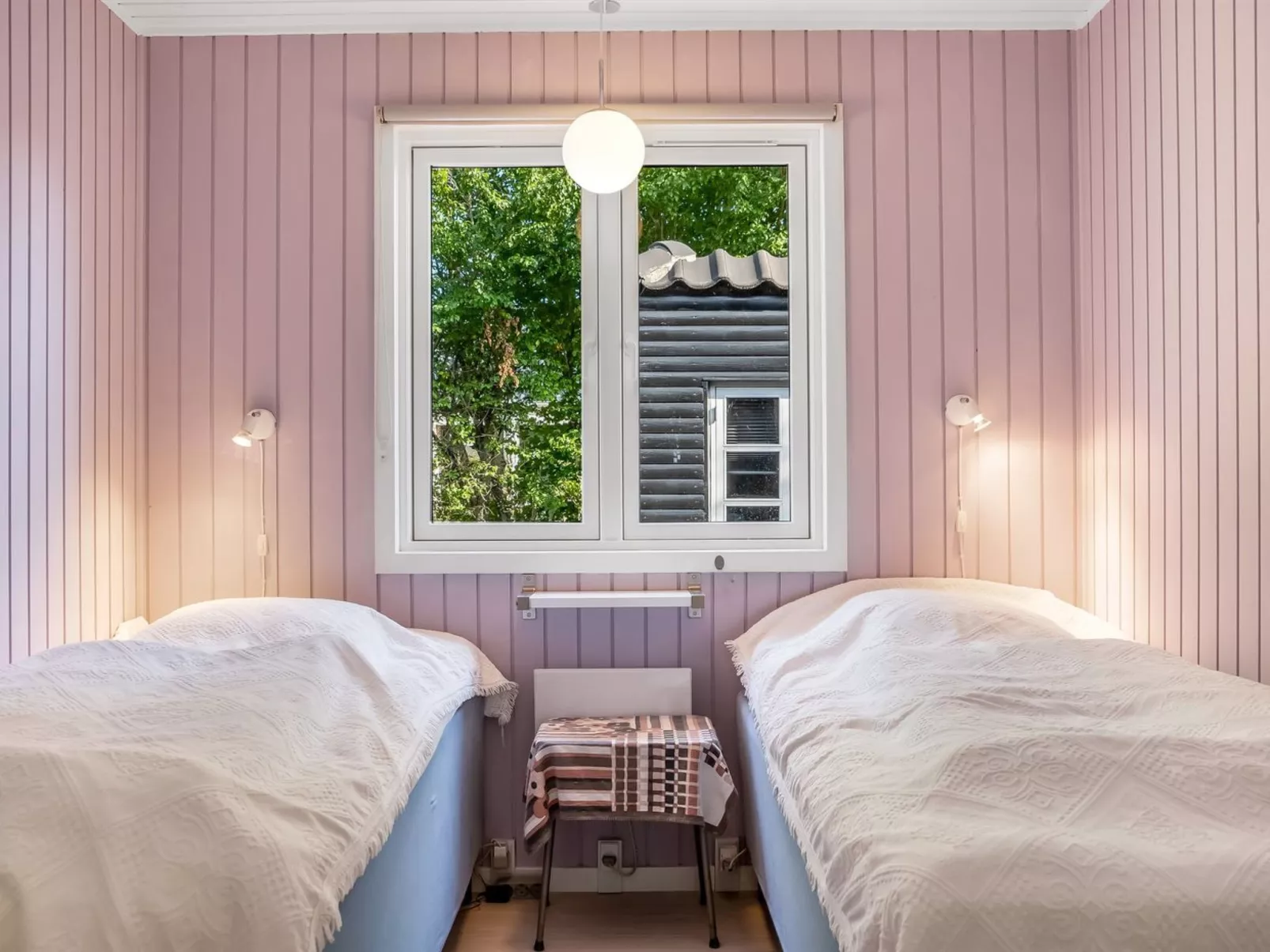 "Gunhil" - 200m from the sea-Inside