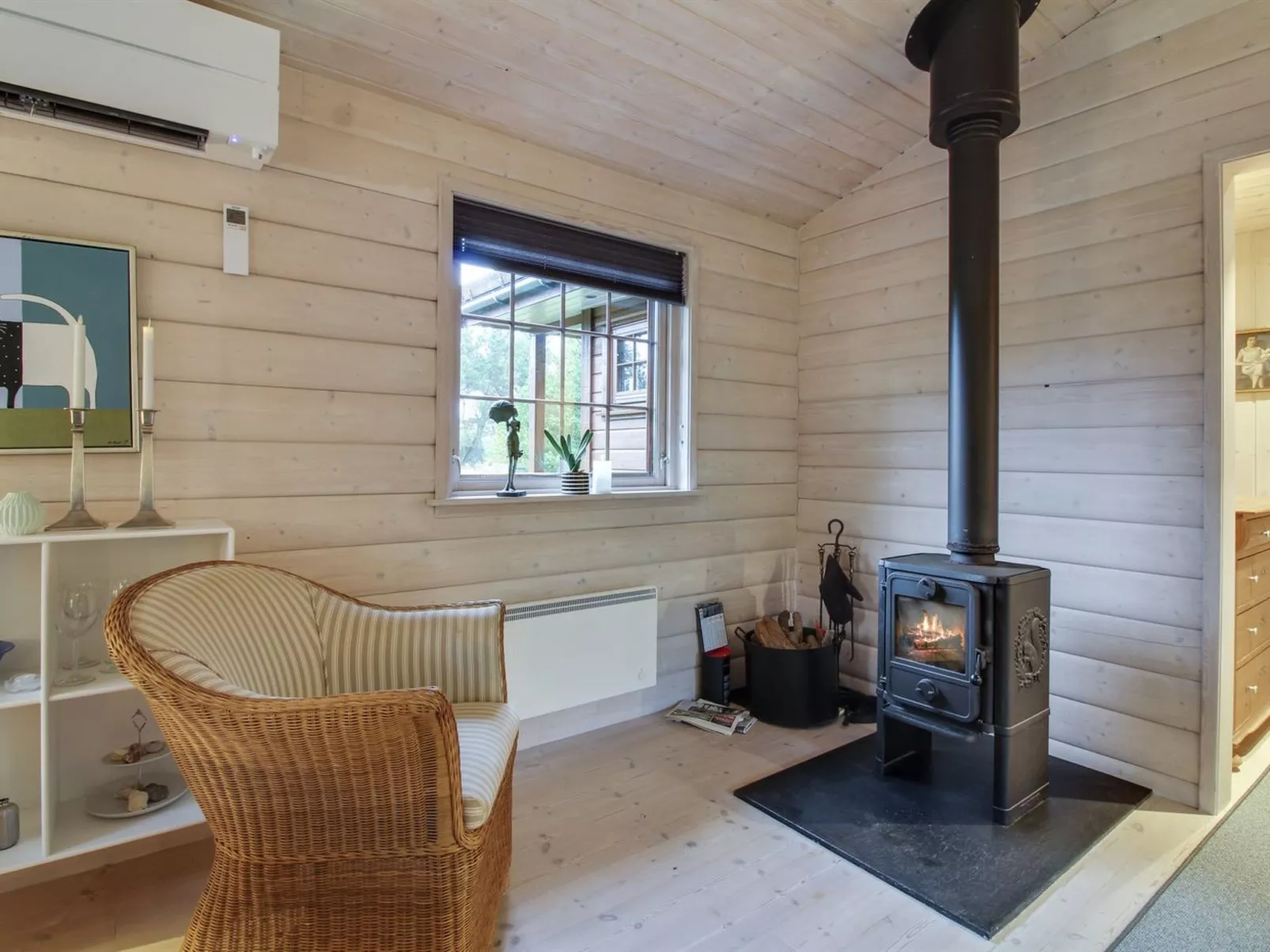 "Jo" - 1.2km from the sea-Dedans