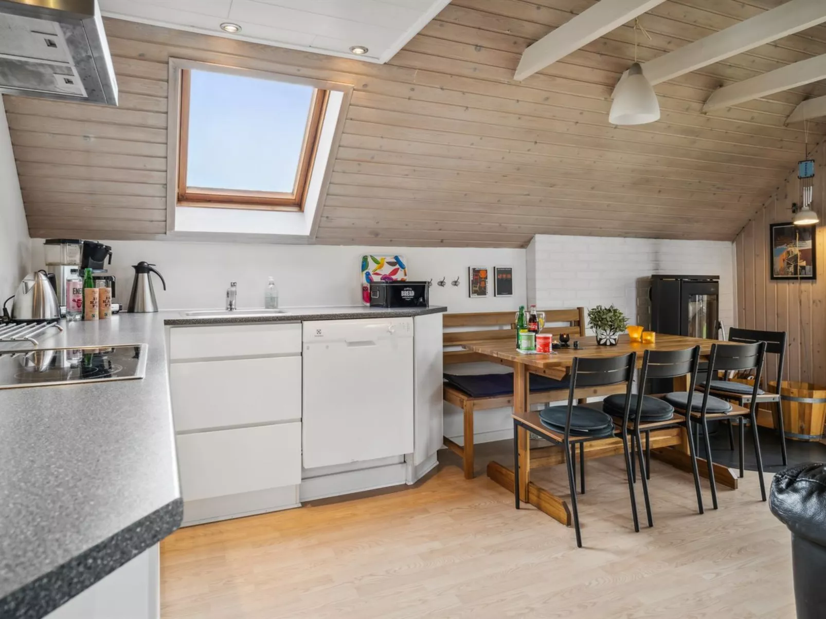 "Elbert" - 100m from the sea-Drinnen