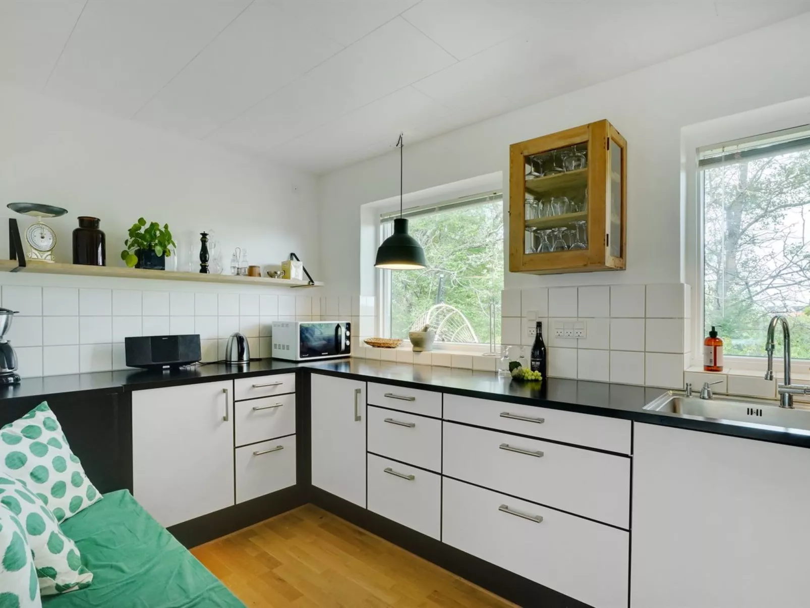 "Flor" - 900m from the sea-Drinnen