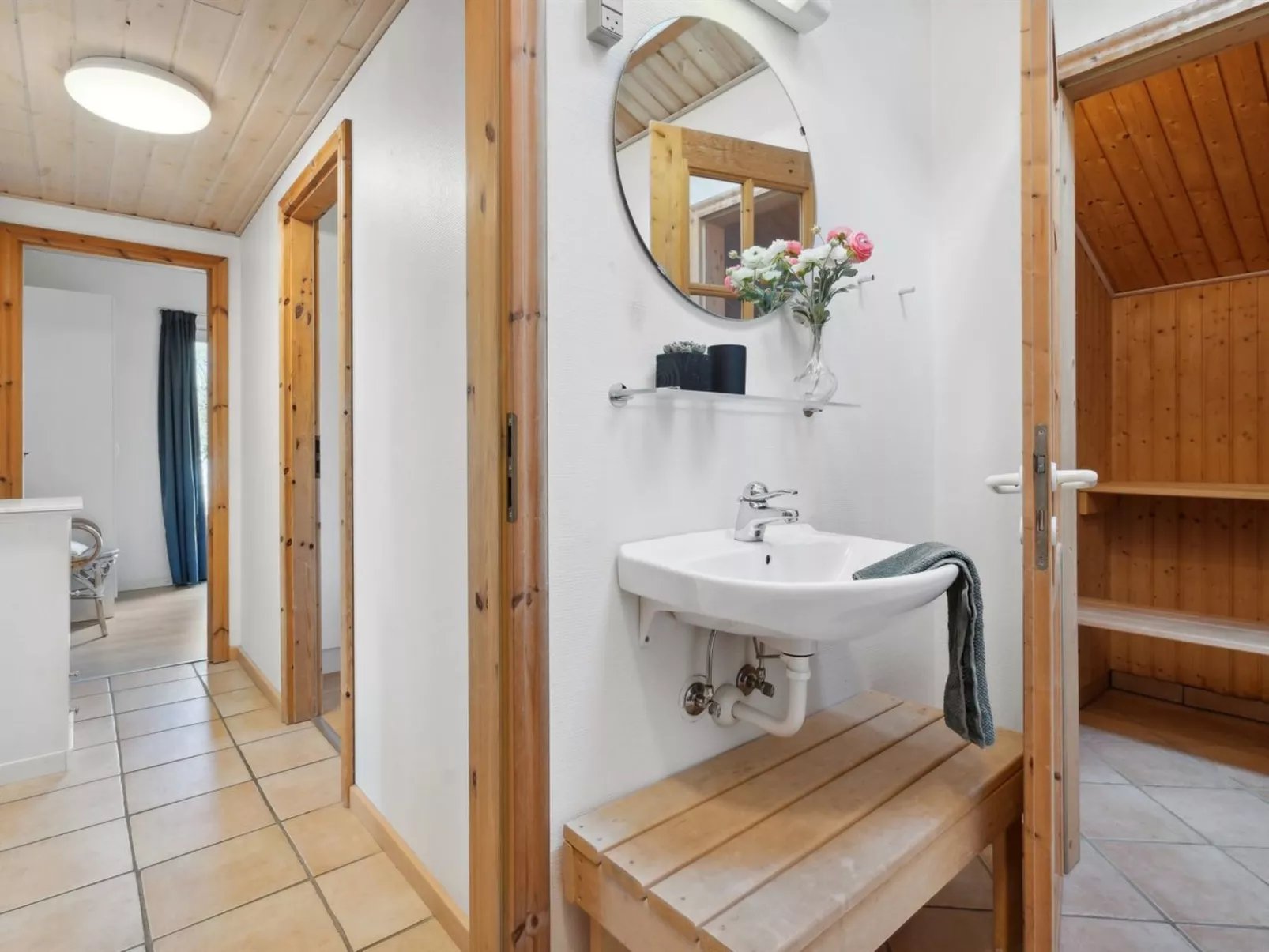 "Amanda" - 30km from the sea-Inside