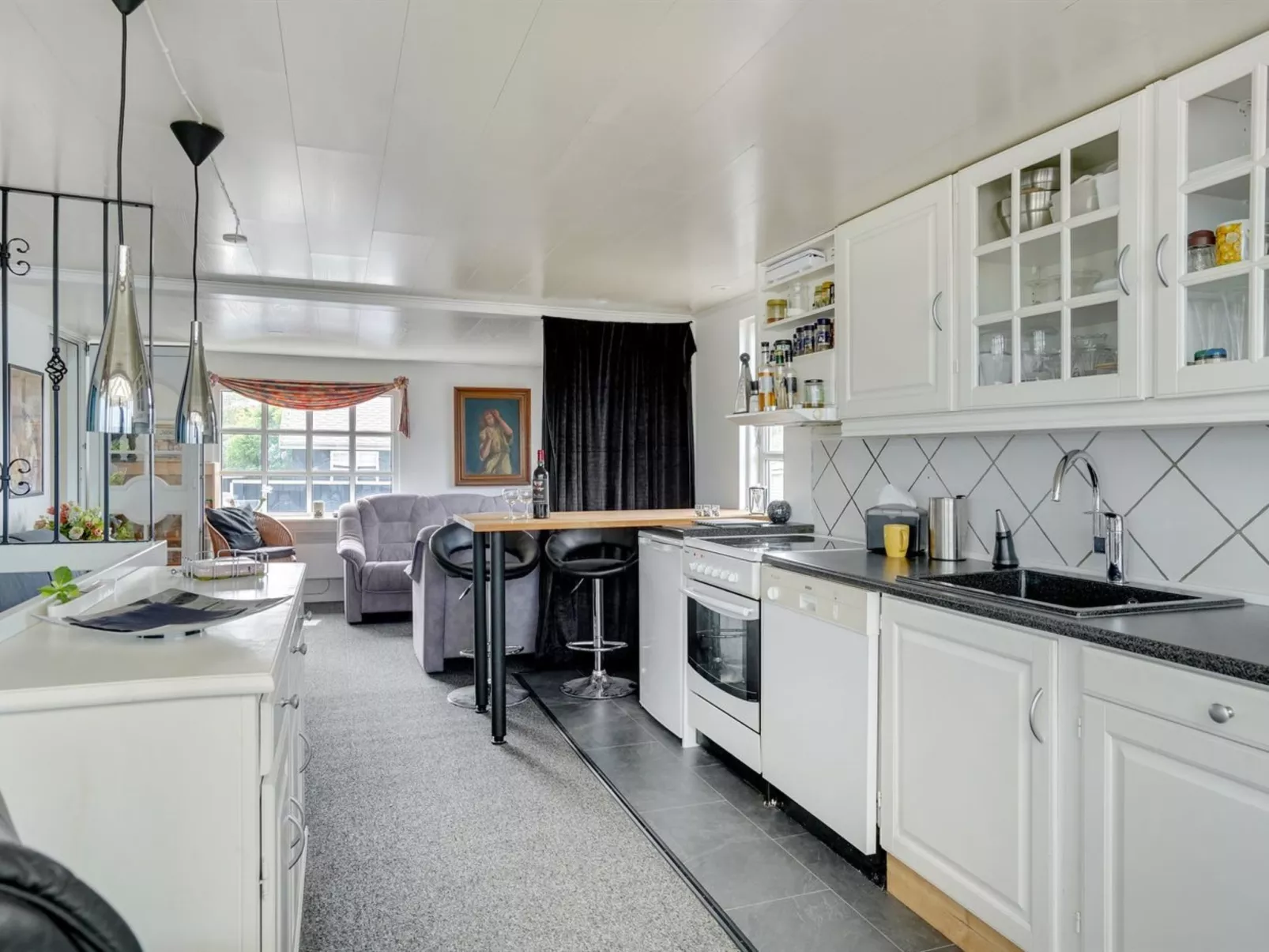 "Nera" - 10m from the sea-Drinnen