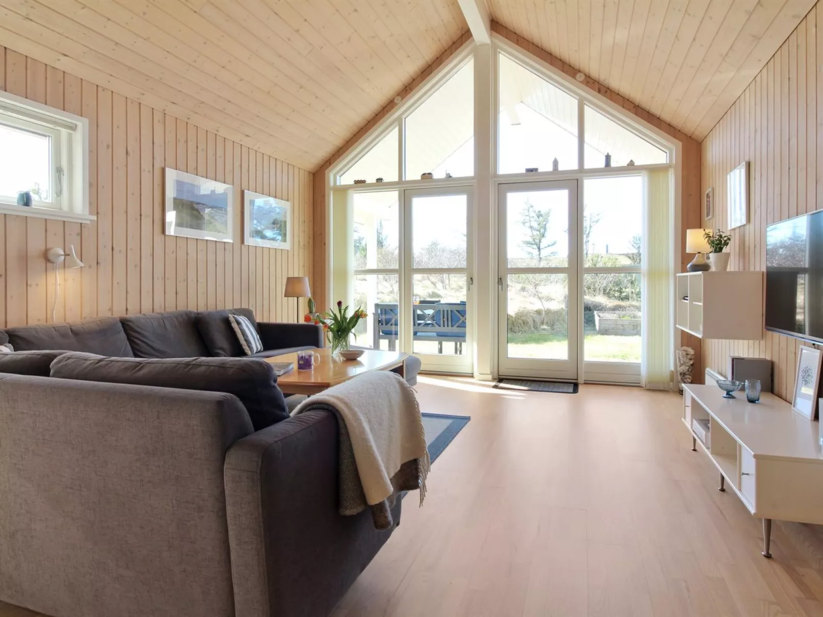 "Tilda" - 275m from the sea-Inside