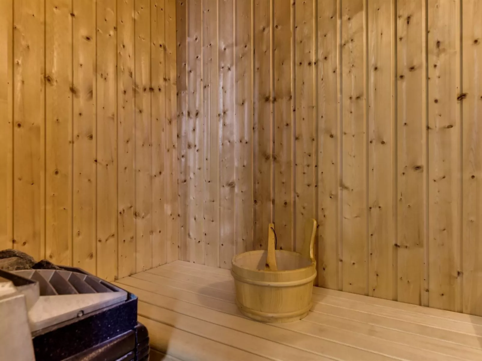 "Blomma" - 350m from the sea-Drinnen