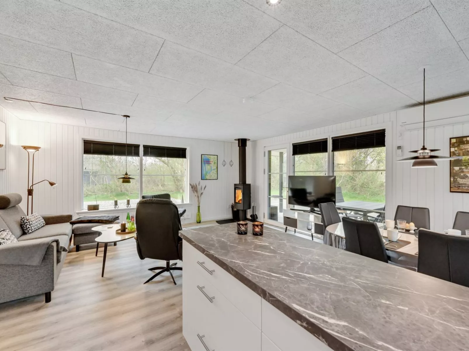 "Øn" -  from the sea-Inside