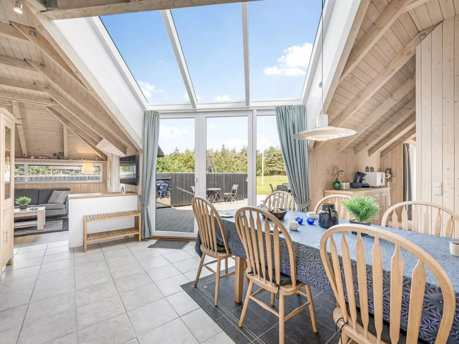 "Hothbrod" - 1.2km from the sea-Inside