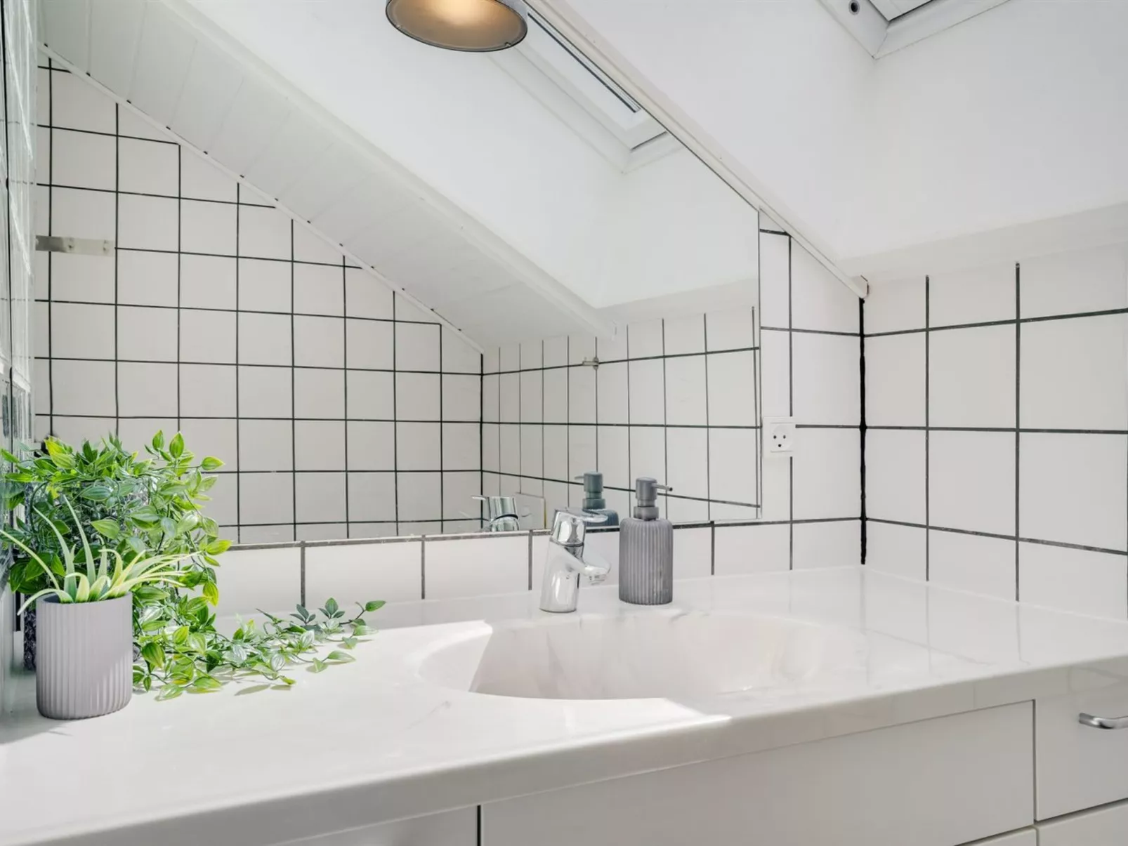 "Matthis" - 500m to the fjord-Inside