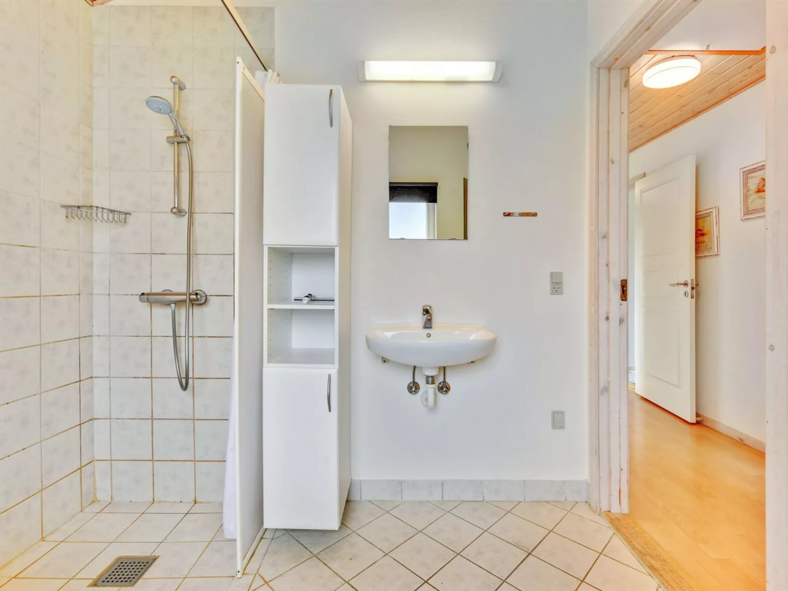 "Karina" - 150m to the fjord-Drinnen