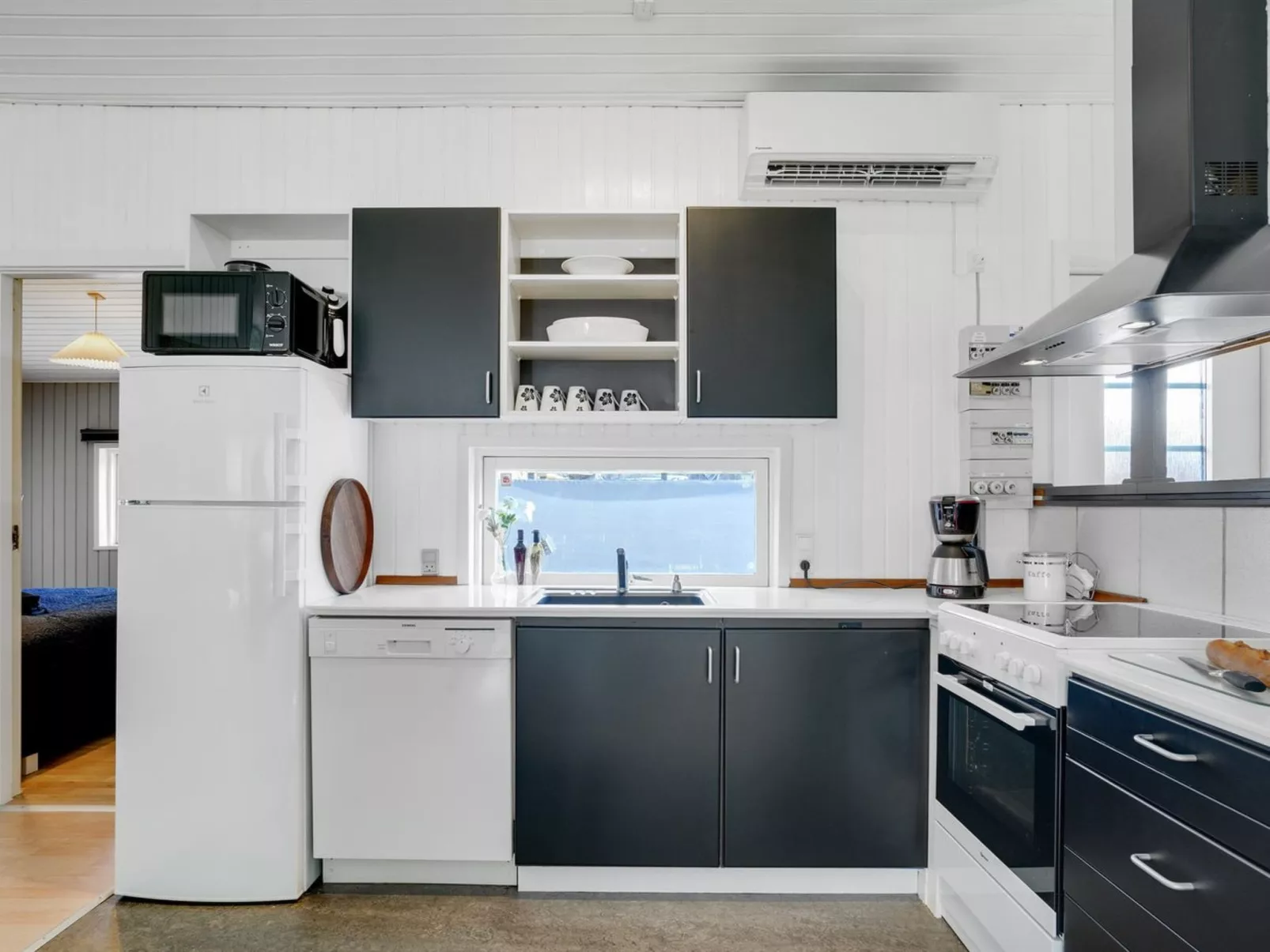 "Tiina" - 1km from the sea-Drinnen