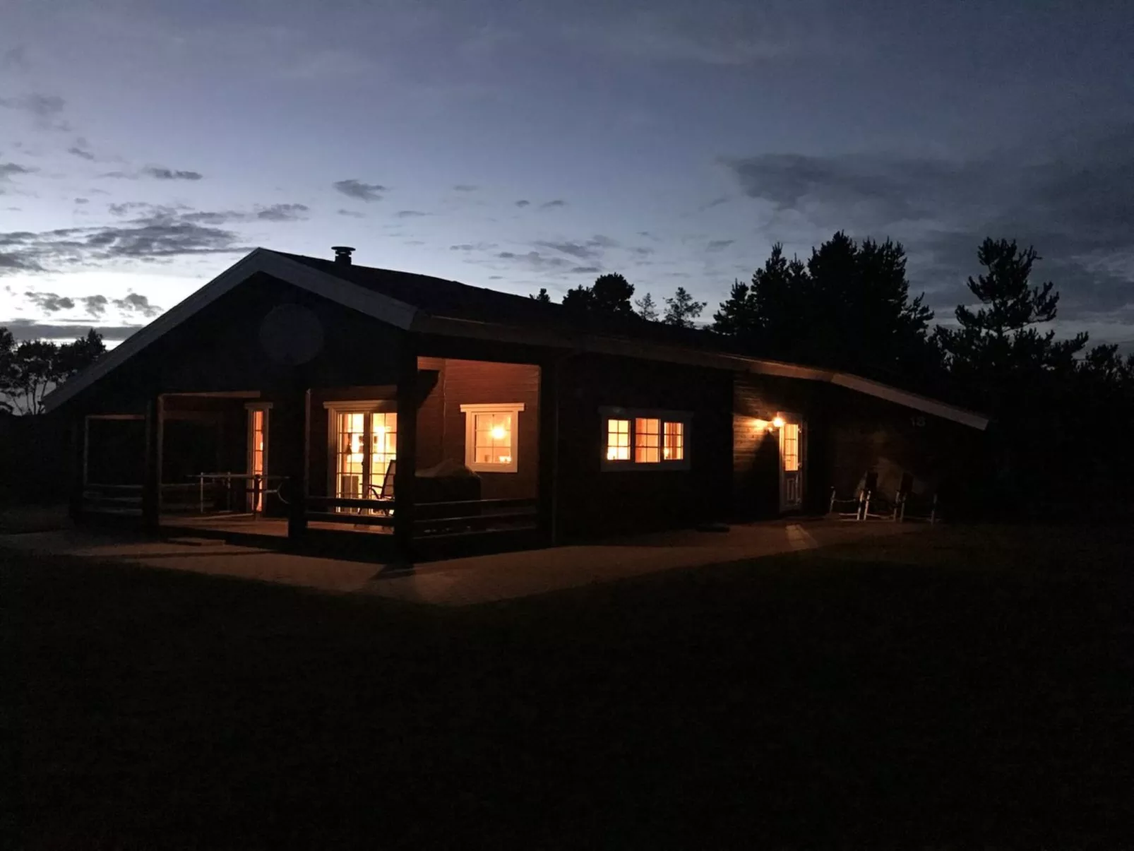 "Ulvi" - 300m to the fjord-Outside