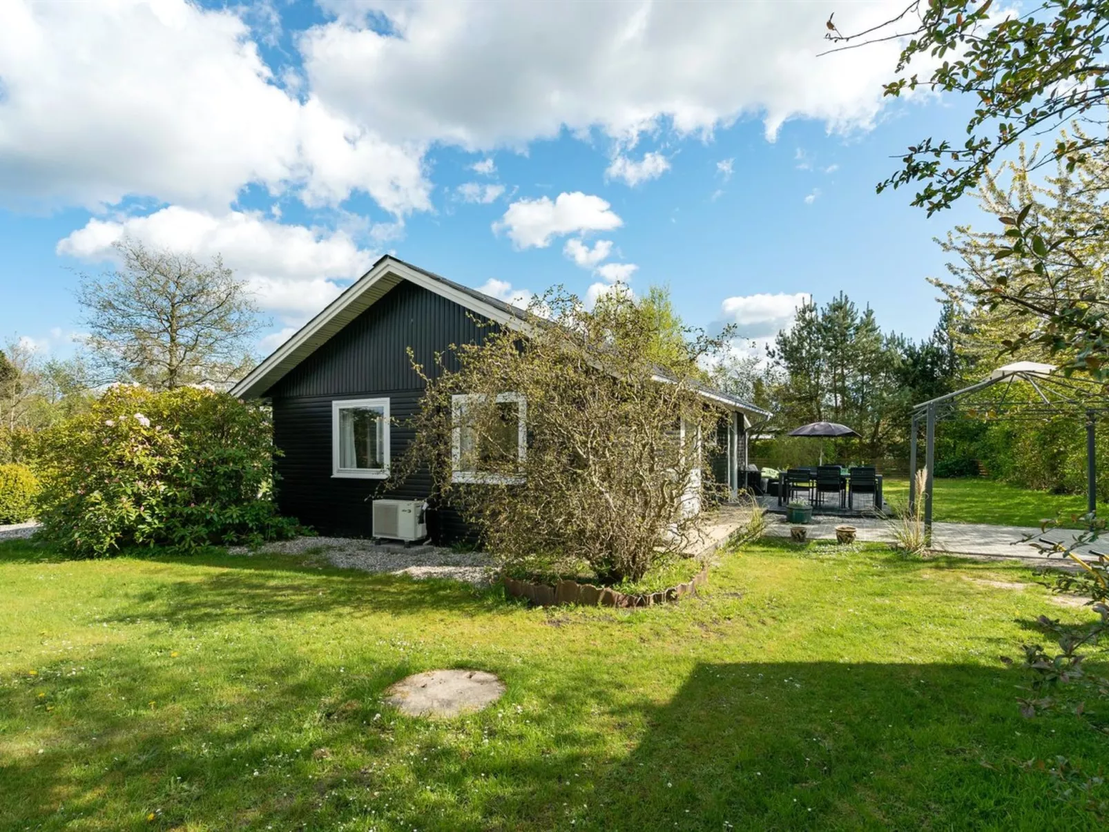 "Akira" - 500m to the fjord-Draußen