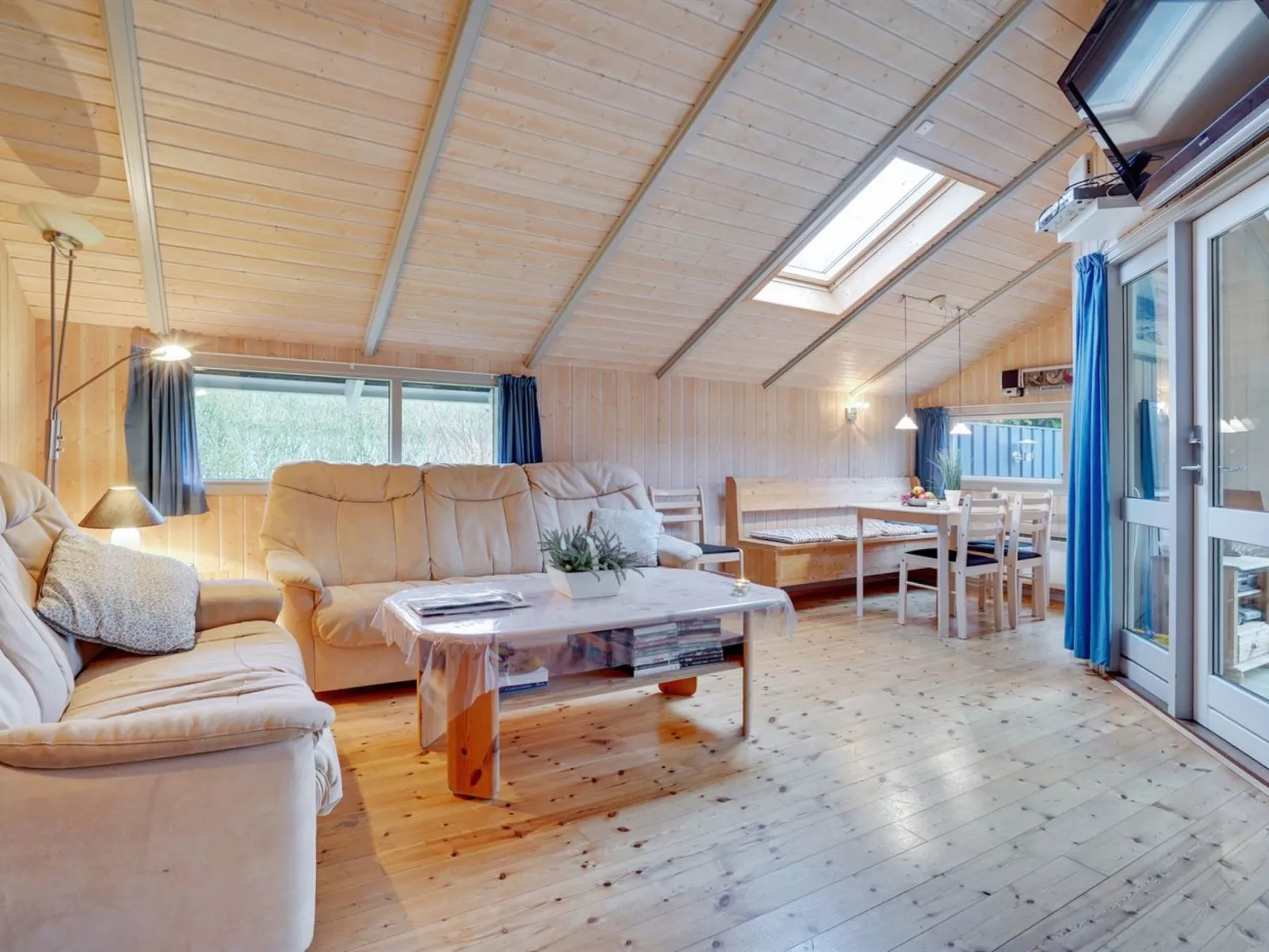 "Athislus" - 30km from the sea-Inside