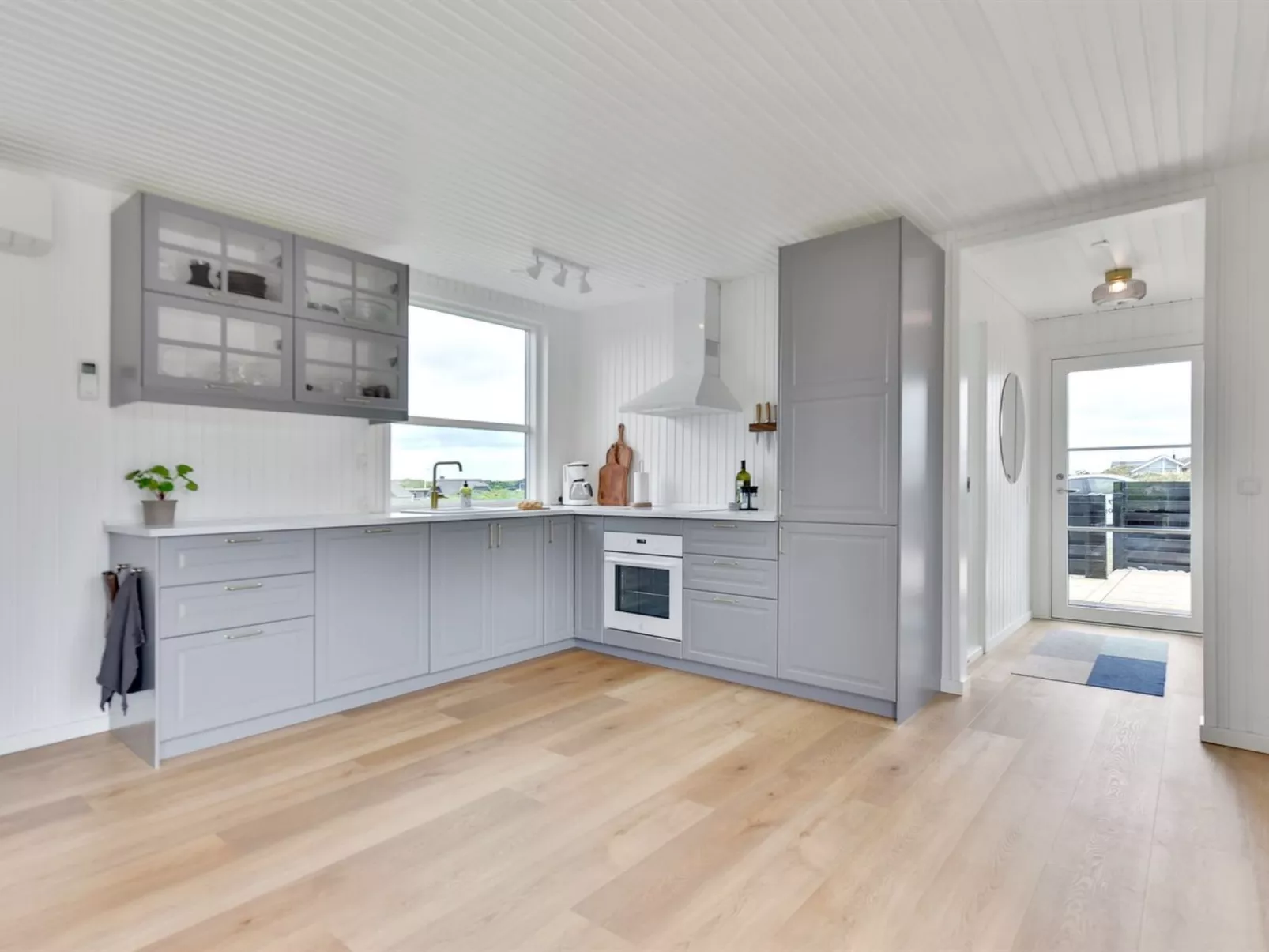 "Arvo" -  from the sea-Inside