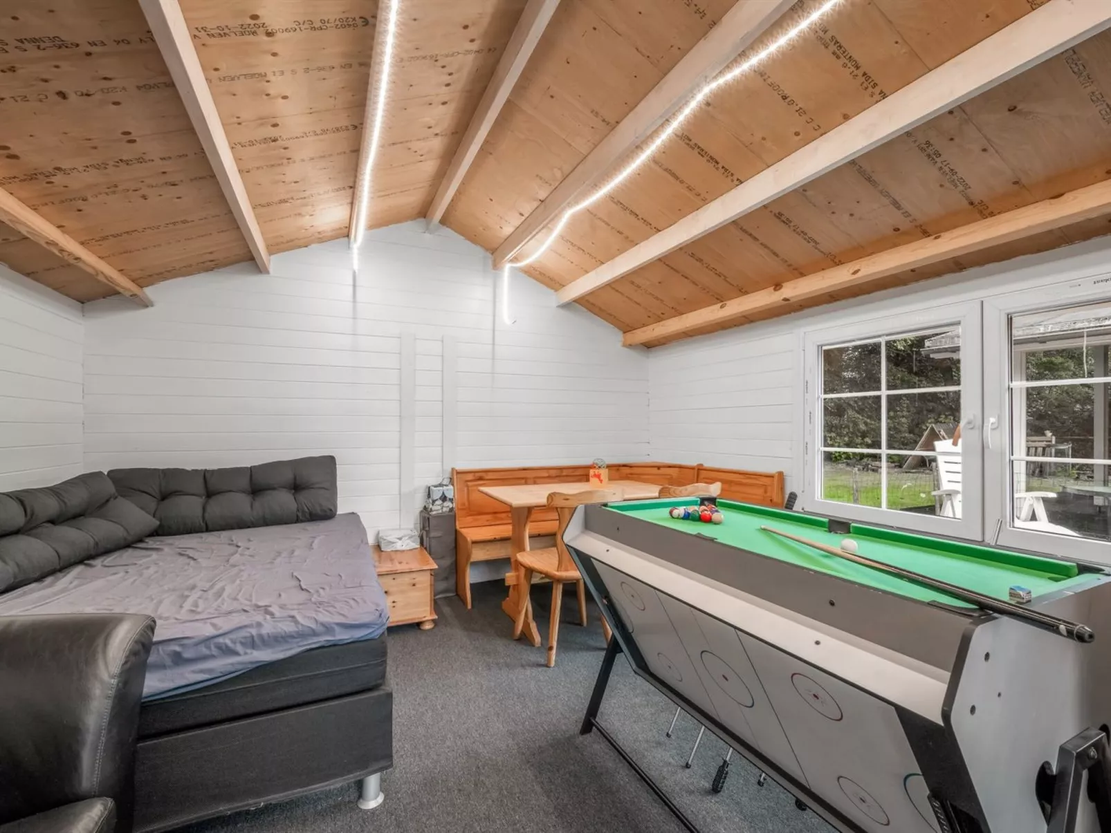 "Emmanuela" - 700m to the fjord-Drinnen